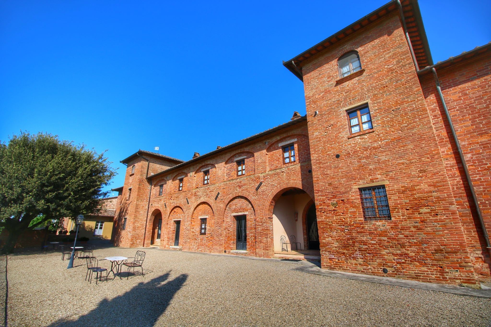 Amazing Farmhouse in Montepulciano with Shared Swimming Pool