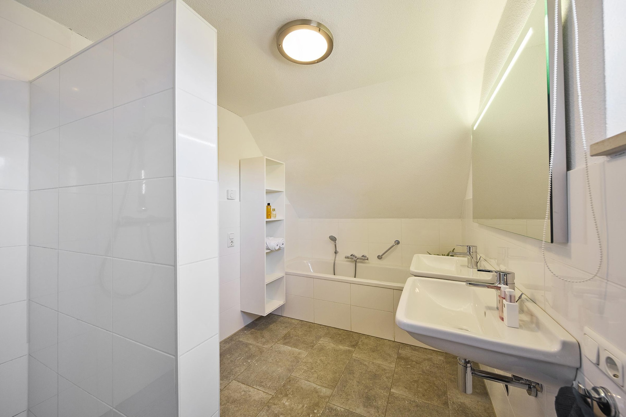 Buitenhof De Leistert 4-Badkamer