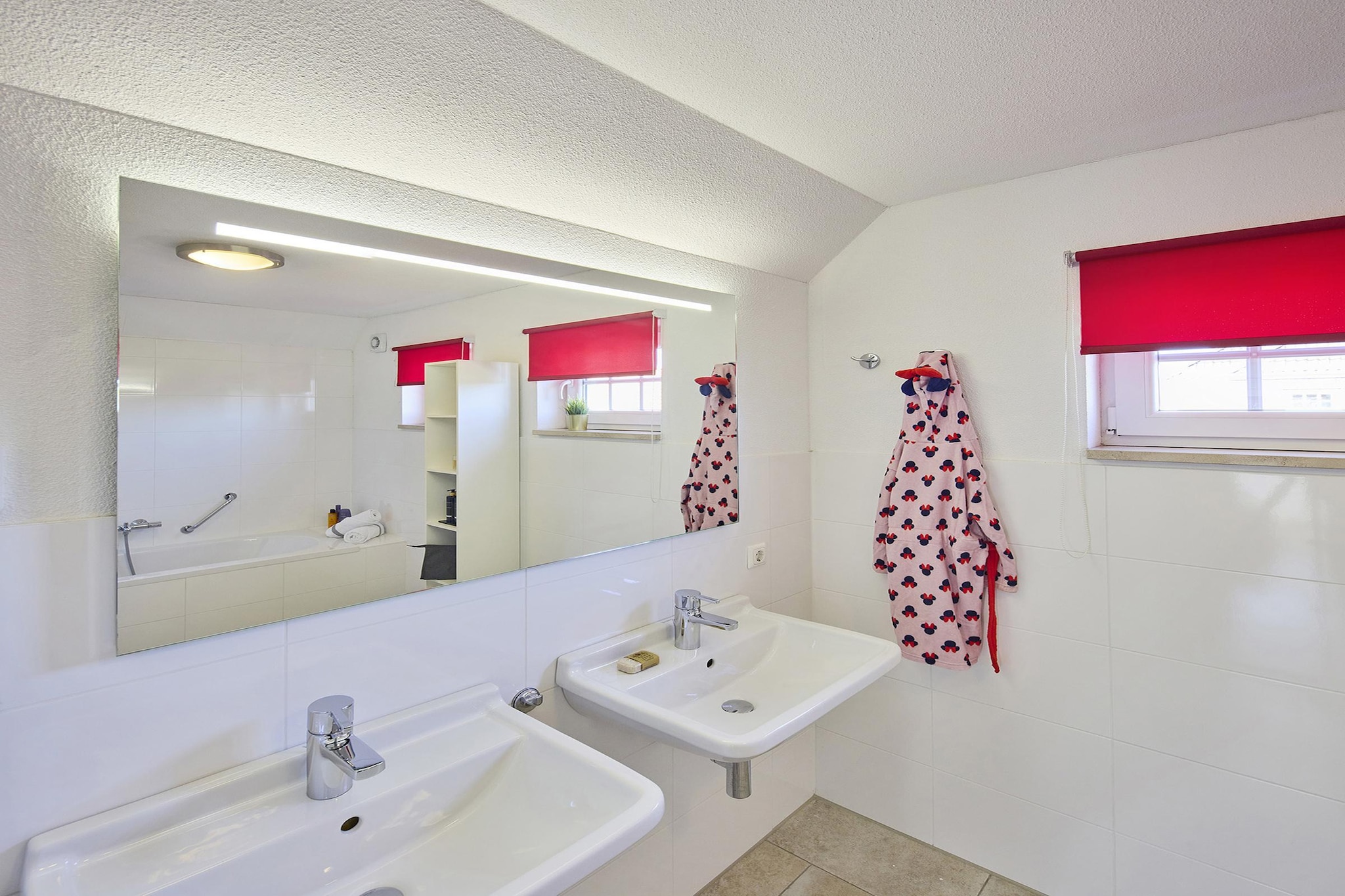 Buitenhof De Leistert 17-Badkamer