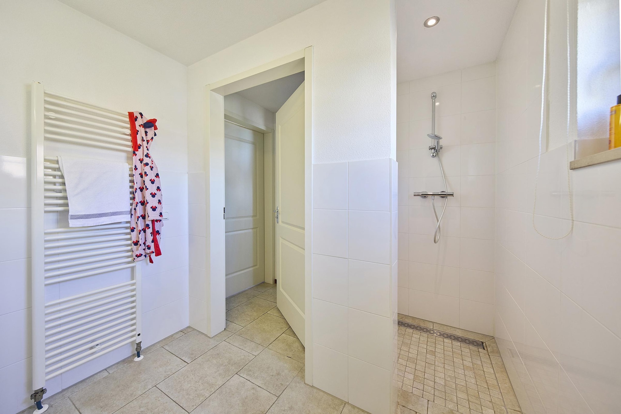 Buitenhof De Leistert 17-Badkamer