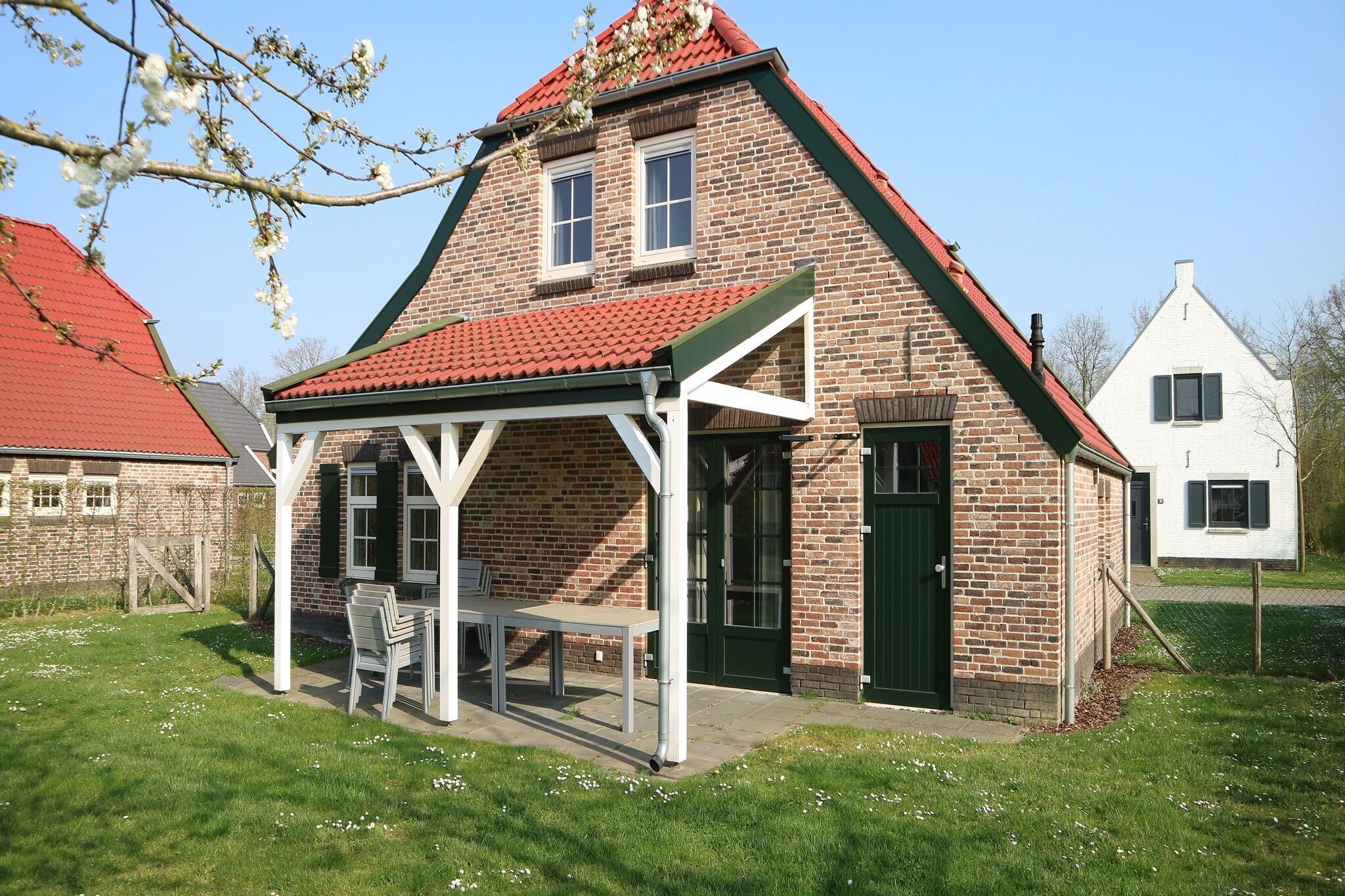 Prachtige villa in Limburg nabij meer