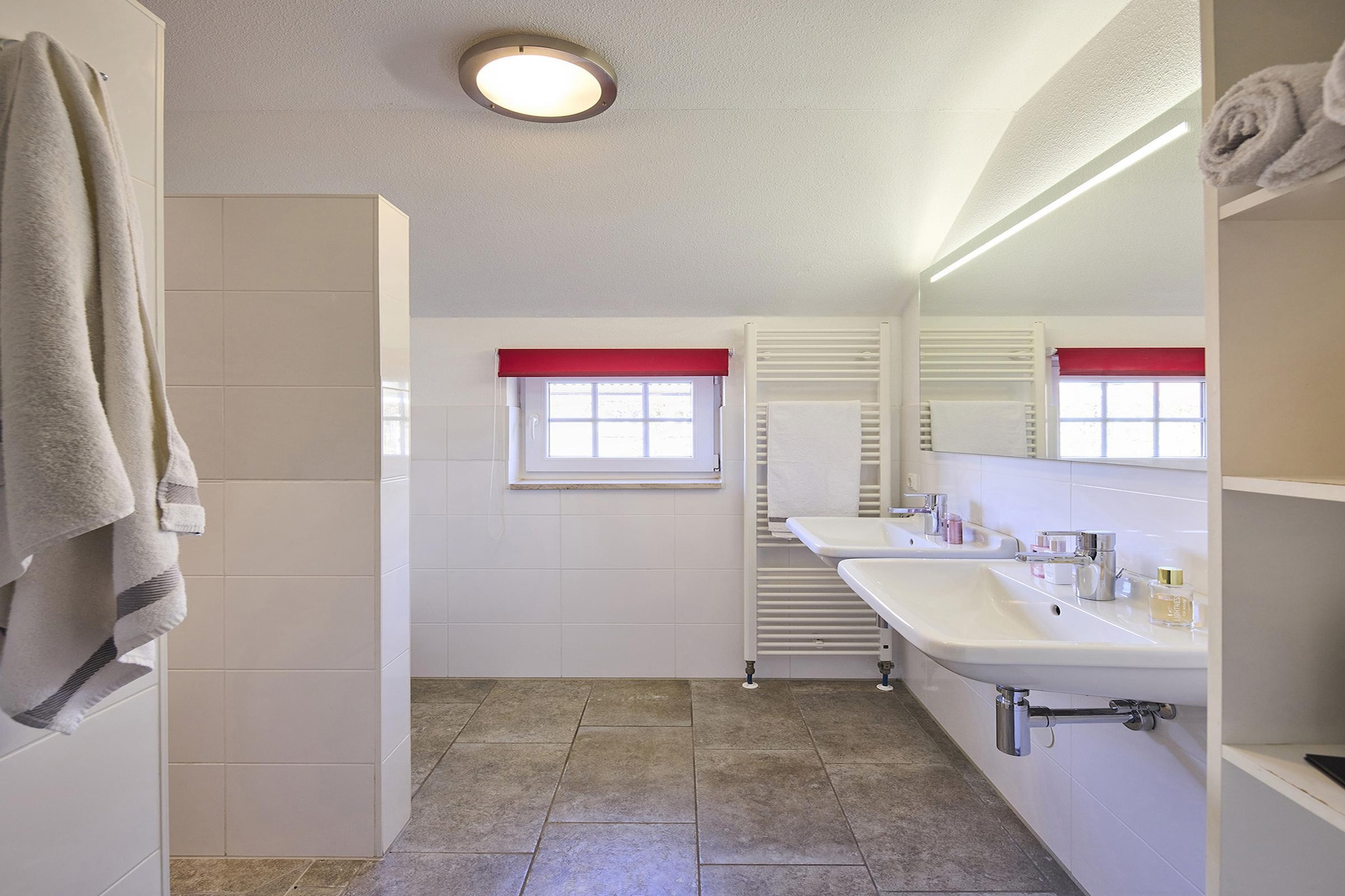 Buitenhof De Leistert 10-Badkamer