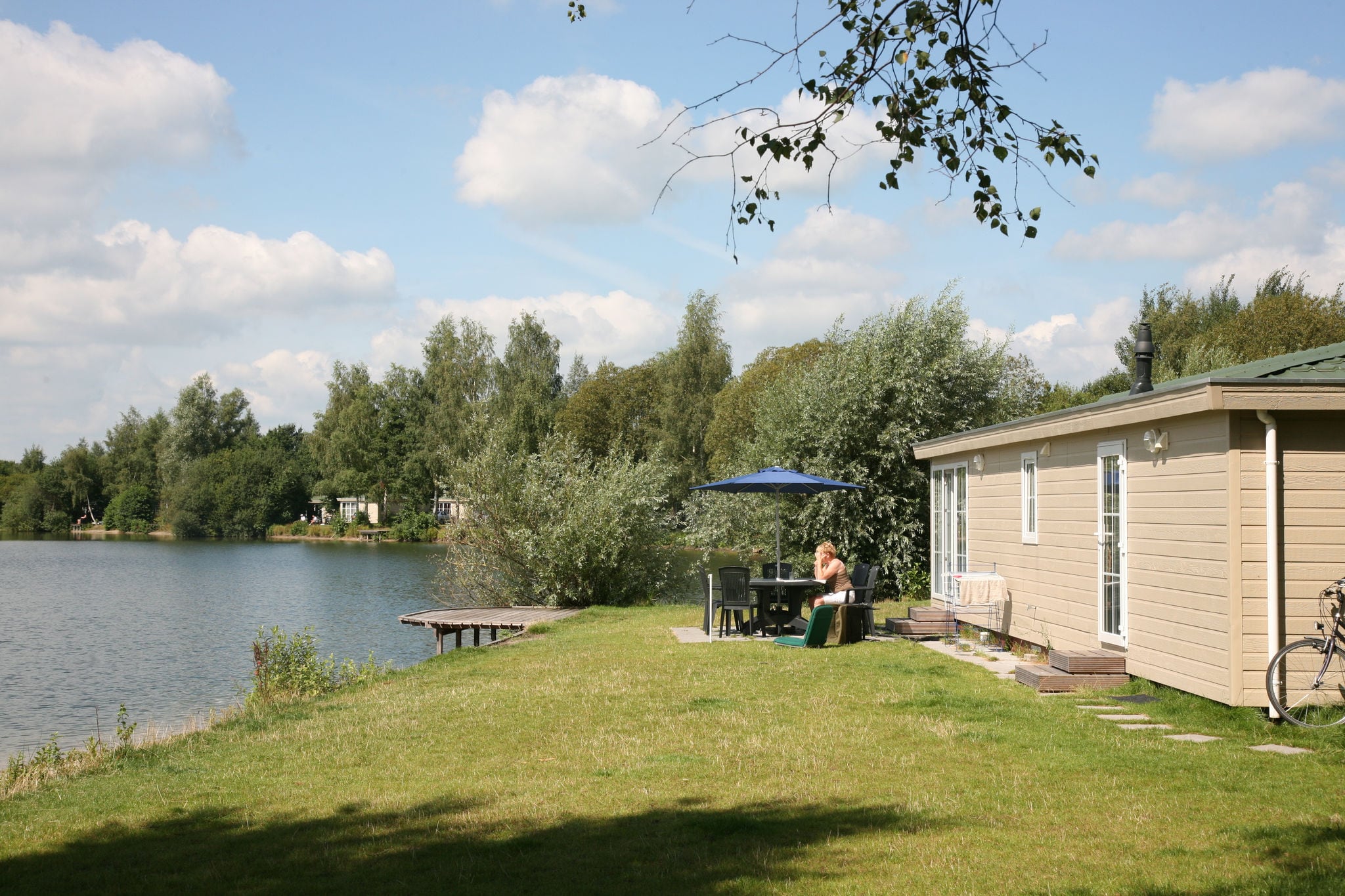 Comfortable bungalow with a combi microwave, in green Twente
