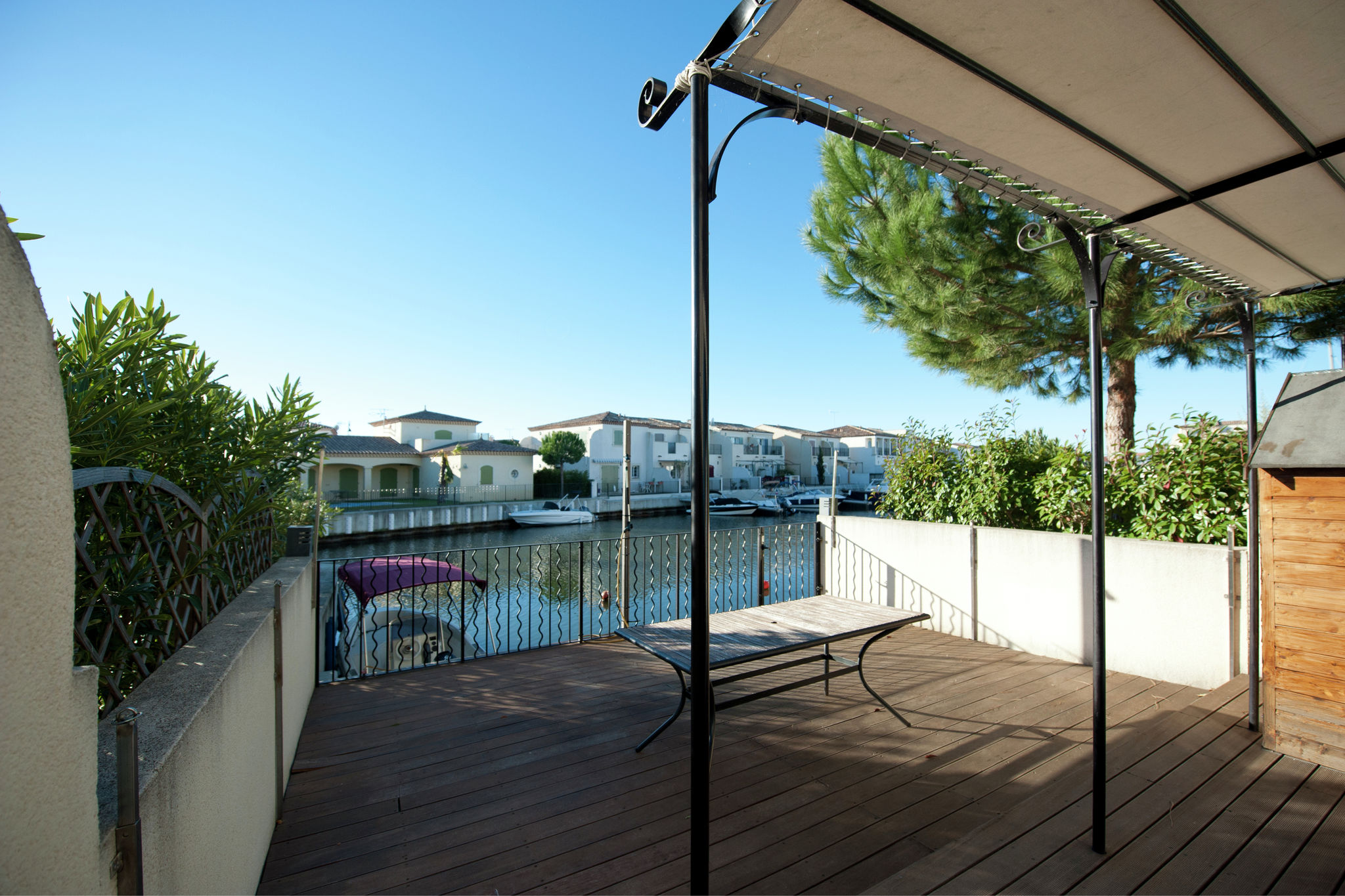 Villa moderne proche mer, balcon et terrasse à Aigues Mortes