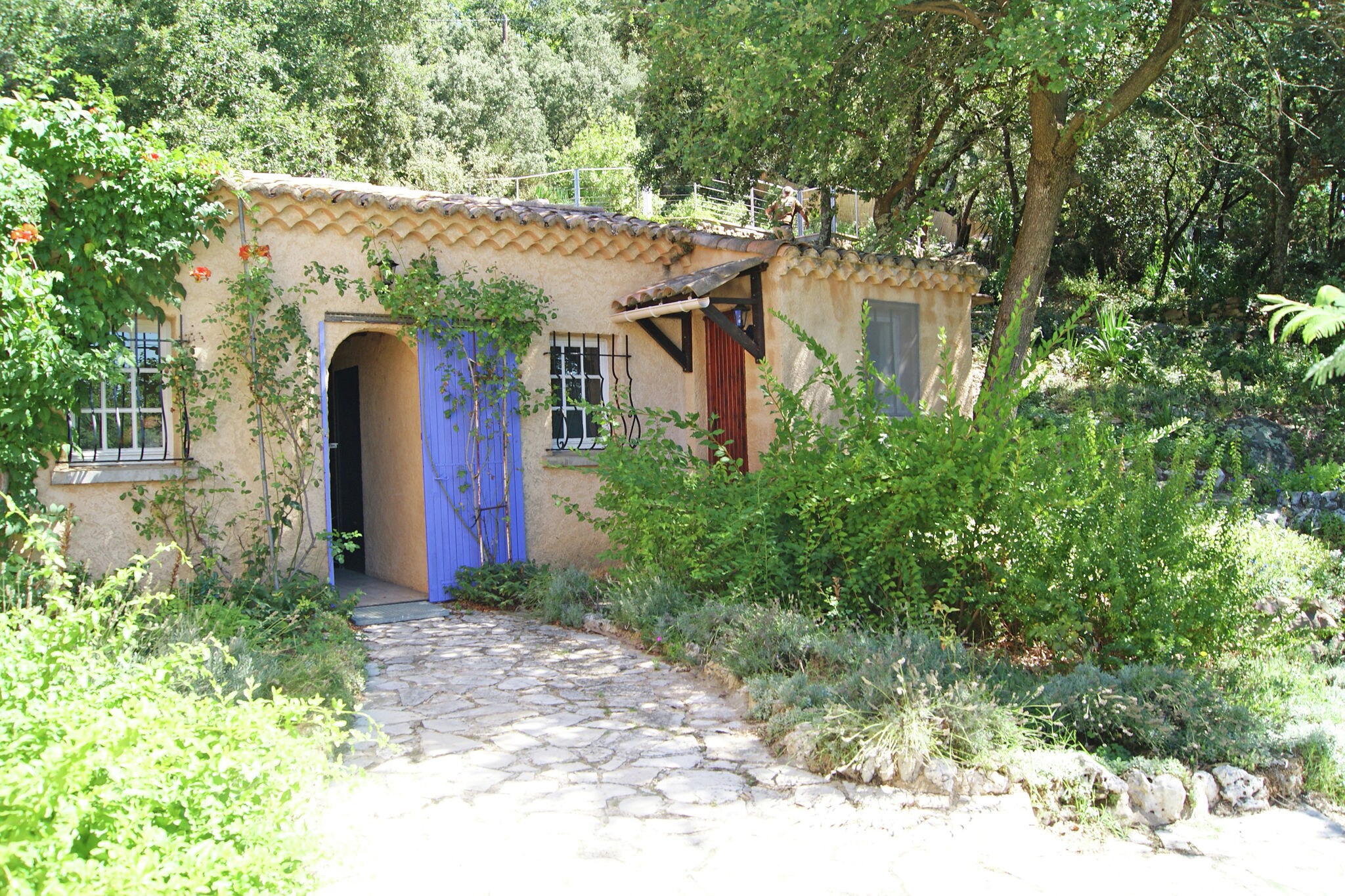 Maison de vacances cosy à La Capelle-et-Masmolène, terrasse