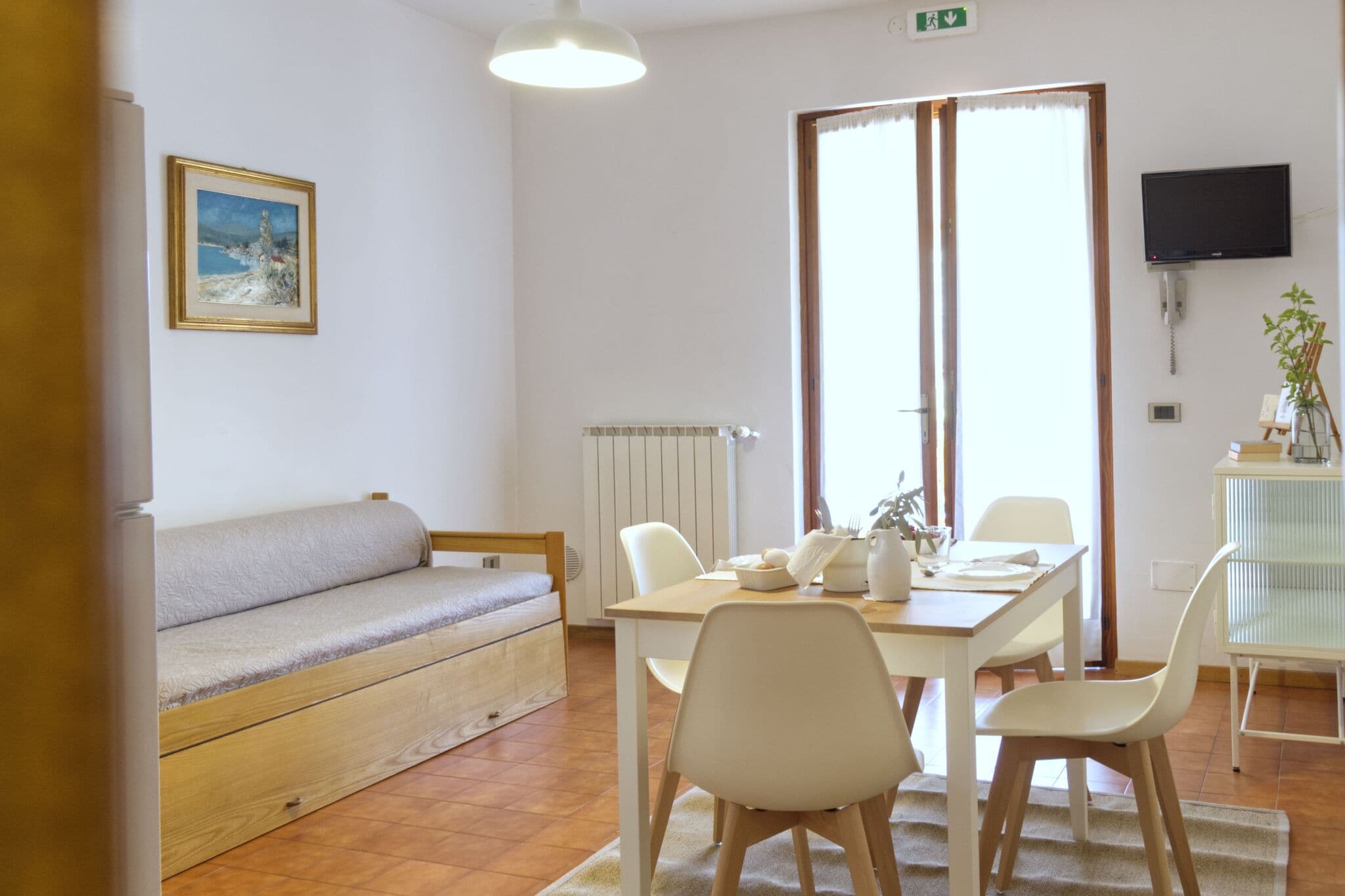 Comfortable flat with garden and swimming pool, only 1.5 km from Lake Garda