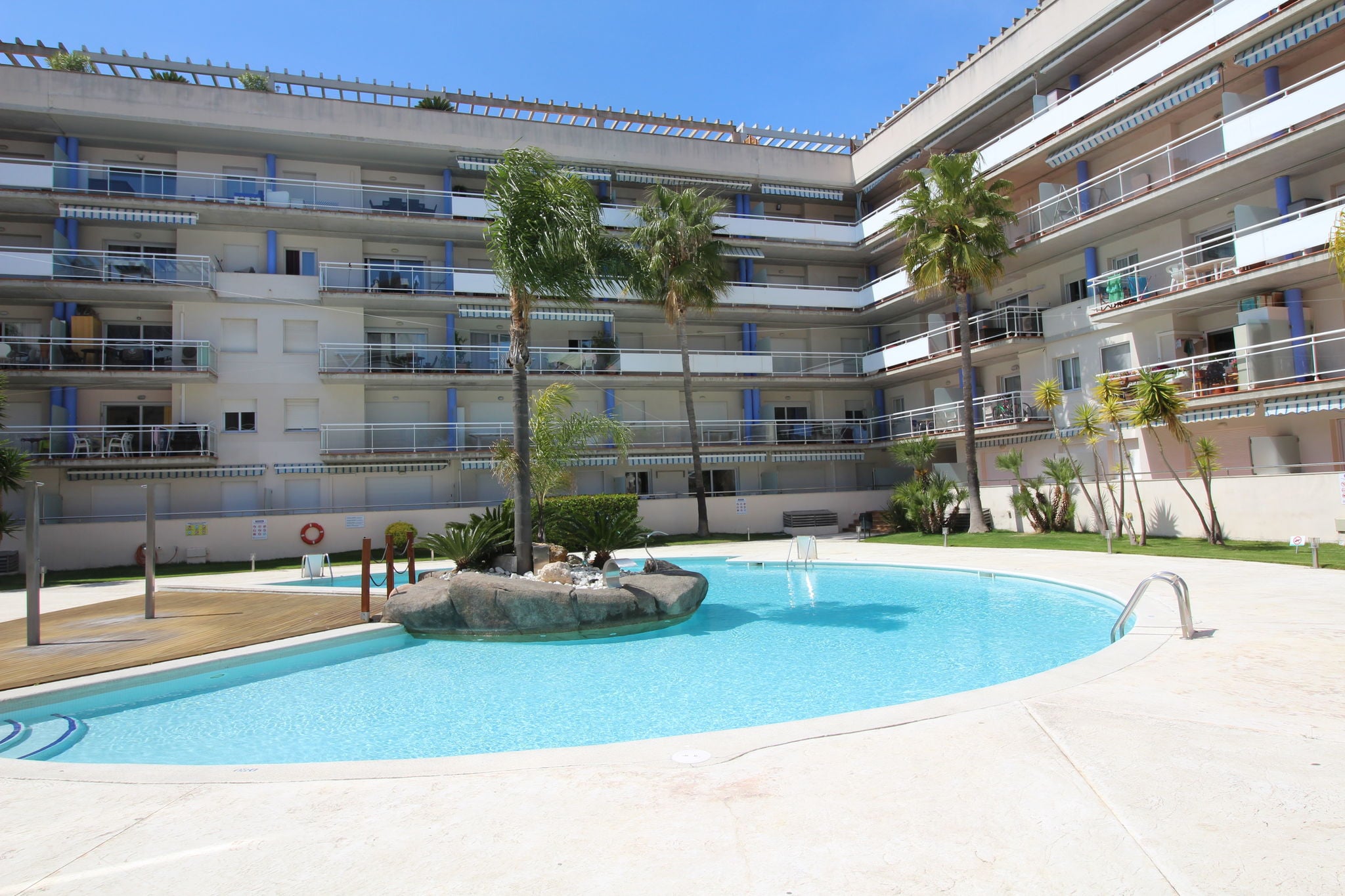 Appartement moderne avec piscine commune à Roses en Espagne