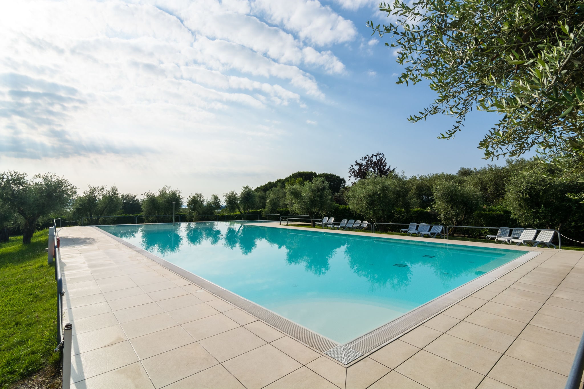Appartement serein à Manerba del Garda avec piscine