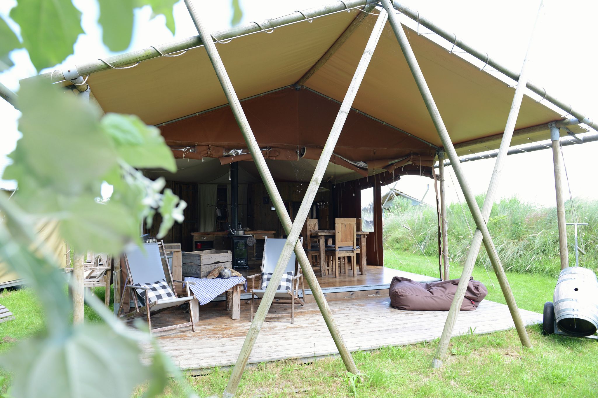 Superbe lodge-tente avec jardin à Callantsoog