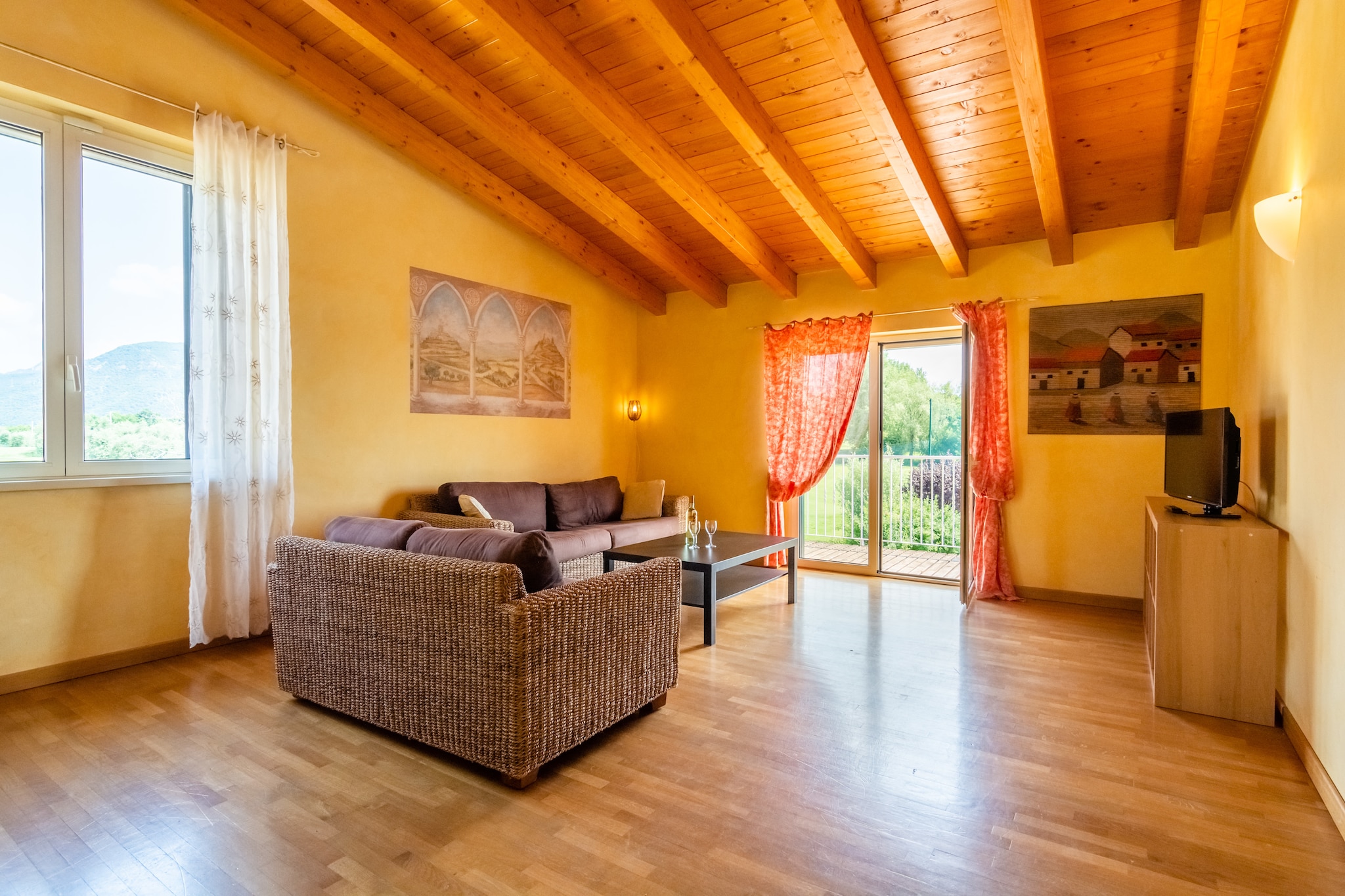 Modern Salo Flat with Pool