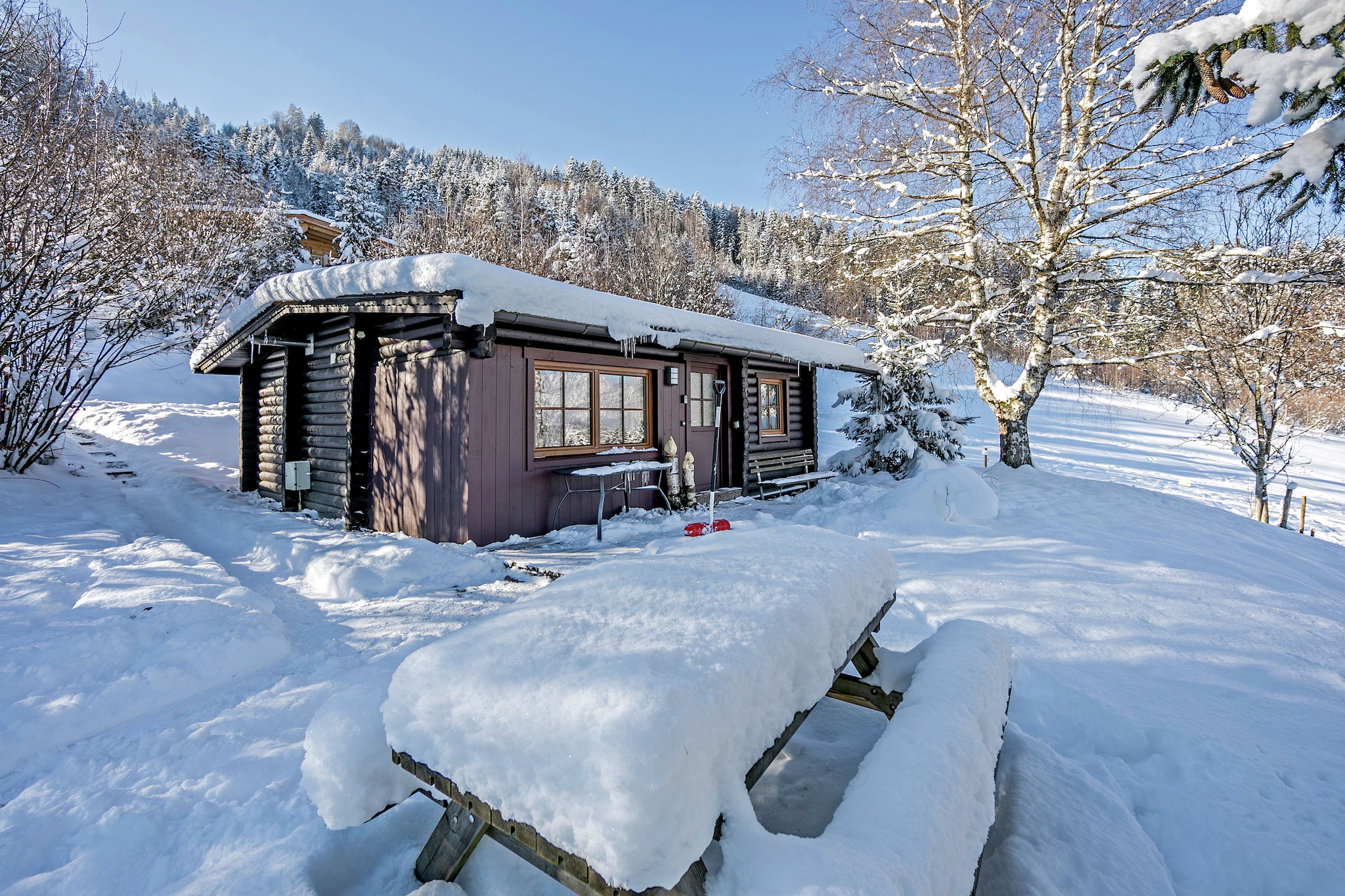 A spacious chalet in WÃ¶rgl-Boden with 3-bedrooms and it can house up to 6 guests. It has access to free WiFi and is pet-friendly with maximum 2 pets allowed at a charge of â‚¬8â€™40/Pet/Night.

 

The apartment is located only 100 m away from the forest and the ski lift is only 2.5 km away, making it an ideal spot for sports and nature lovers. Visit the many walking paths, mountain bike trails and explore around the town with a beautiful mountain view. The town center is located at a distance of 4km, you can relax in the public pool 6km away, avail groceries 4 km away and dine in the numerous restaurants at 2km distance.

 

This well-equipped home in Tyrol has a private terrace, barbeque, high chair and garden with garden furniture. There is parking facility on the premises and a satellite TV for movie nights.

 

Public transport can be availed at a walking distance of only 500m.