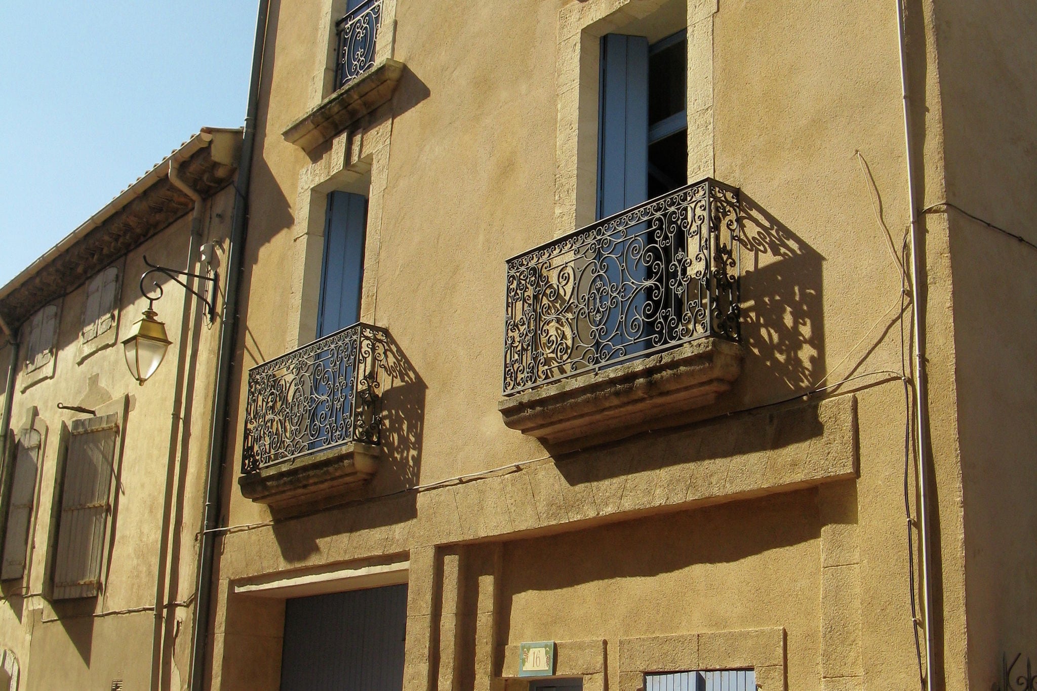 Ancien chai à Thézan-lès-Béziers avec terrasse et jardin