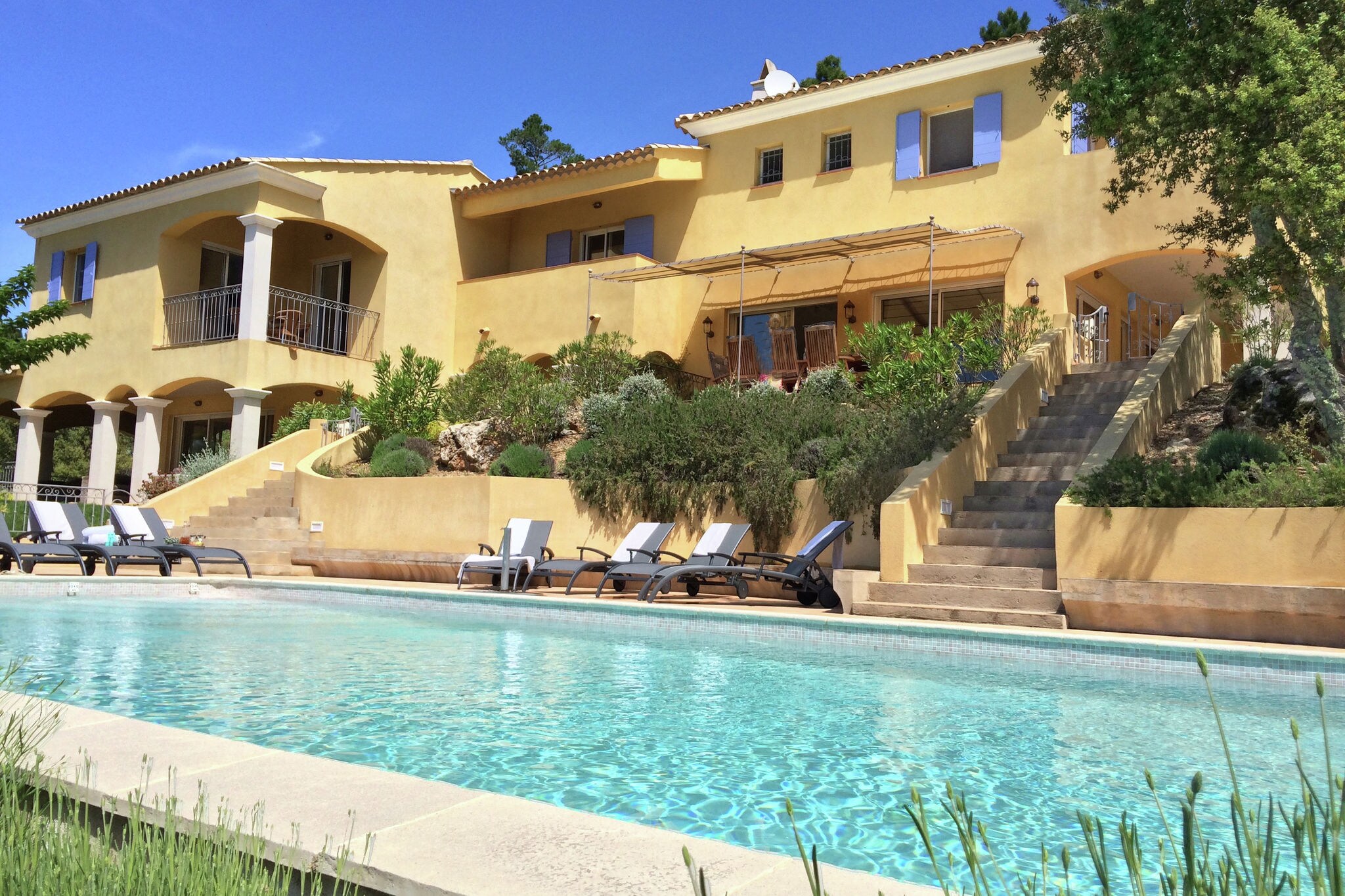 Villa française dans la campagne du Muy avec piscine privée