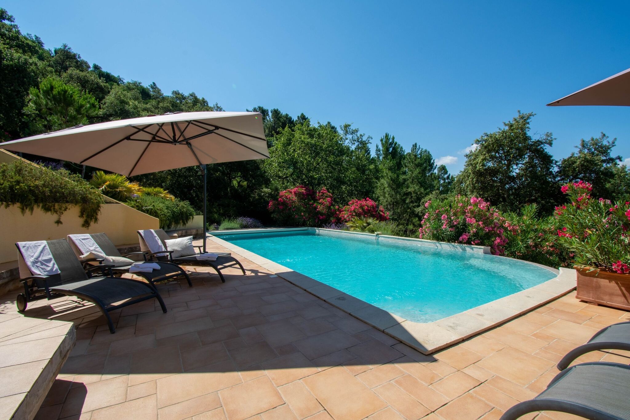Französische Villa in Le Muy Landschaft mit eigenem Pool