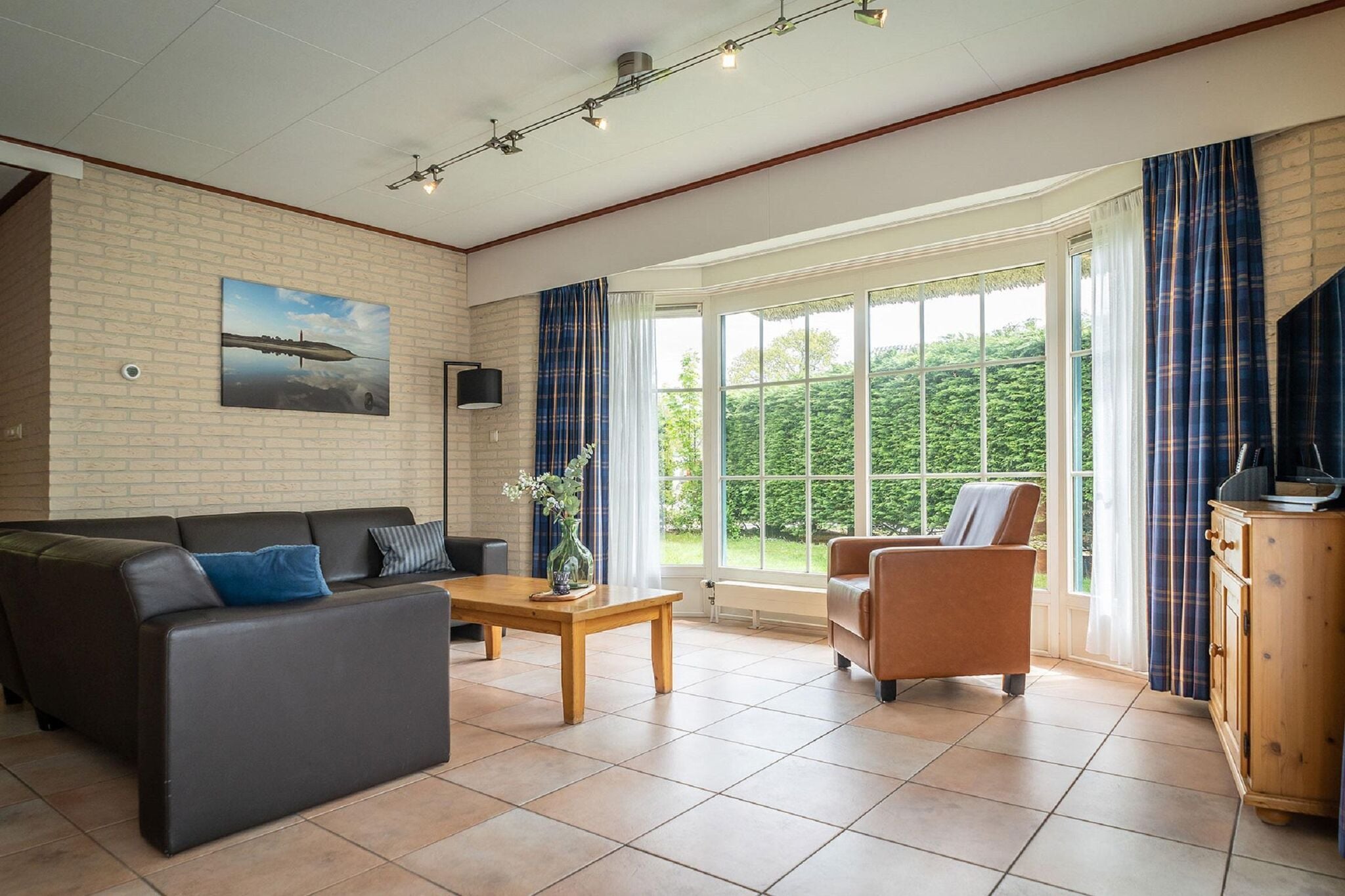 Nice bungalow 1.2 km from the sea in Texel
