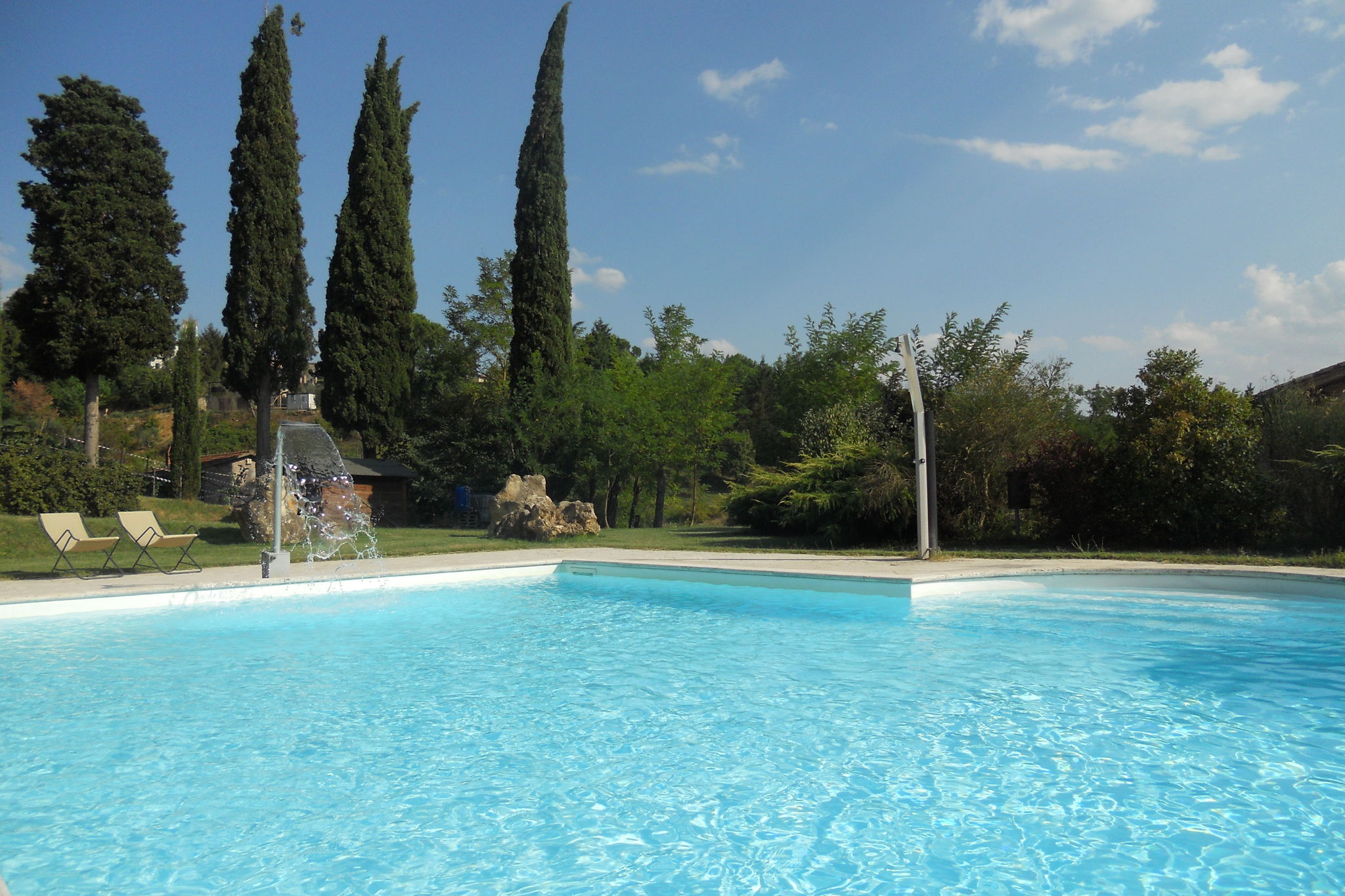 Prachtige villa met privé tuin en privé zwembad, twee terrassen en wifi