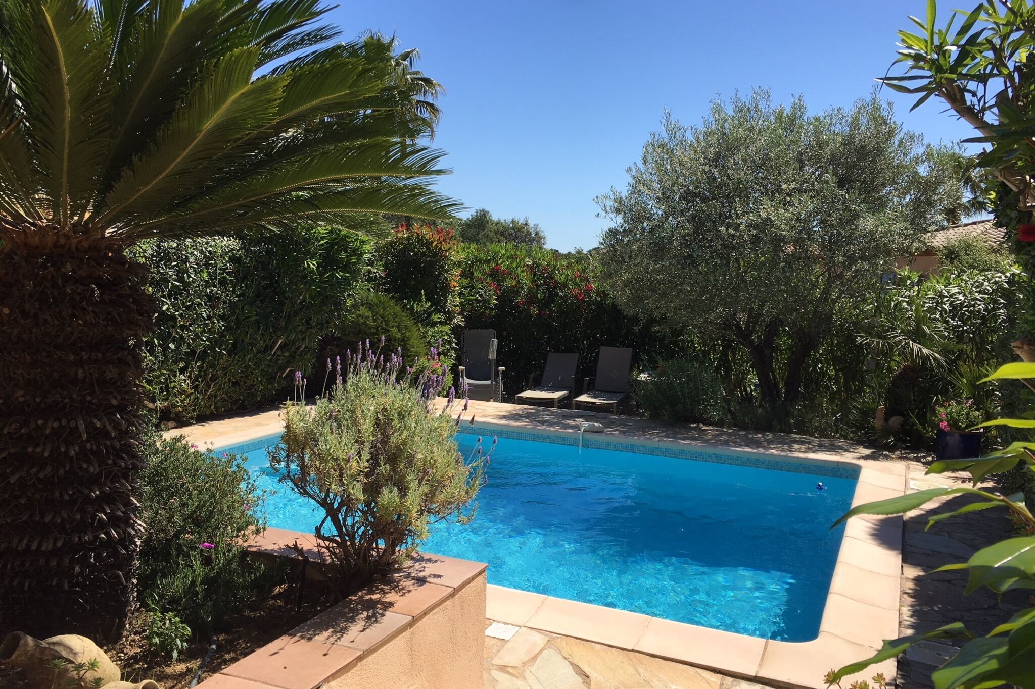 Mooie villa met privé-zwembad, heerlijke terrassen, privacy en nabij St. Tropez
