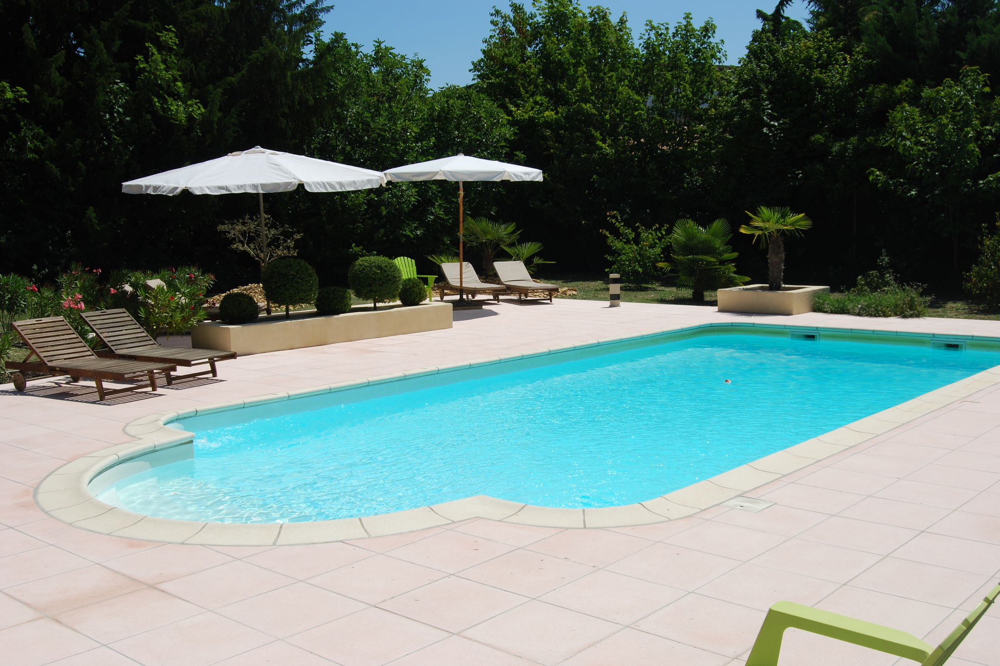 Gîte spacieux avec piscine en Provence
