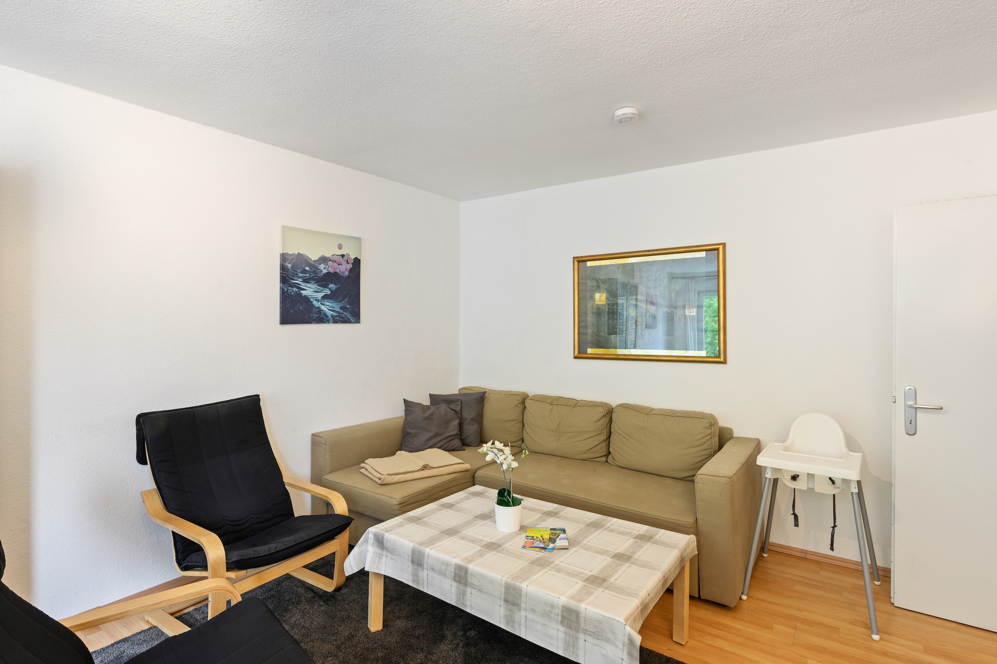 Set in the heart of Winterberg’s lush highlands, this 5-bedroom holiday home welcomes up to 12 guests for year-round relaxation. The balcony offers serene mountain views, perfect for morning tea, while the fully equipped kitchen invites shared meals and cozy evenings.
Just steps away, you’ll find restaurants and grocery stores, plus direct access to forest hiking trails. Whether you're skiing the Winterberg lift carousel, biking at the Winterberg Bike Park, or exploring Kappe Adventure Mountain, the location is ideal for active families and nature lovers.
With nearby attractions like Veltins EisArena, Adventure Golf, and Kahler Asten, this home at Bergfreiheit 75, 59955 Winterberg blends comfort, convenience, and scenic charm.
Whether you're chasing snowflakes or sunshine, this apartment offers the perfect blend of comfort, scenery, and adventure.