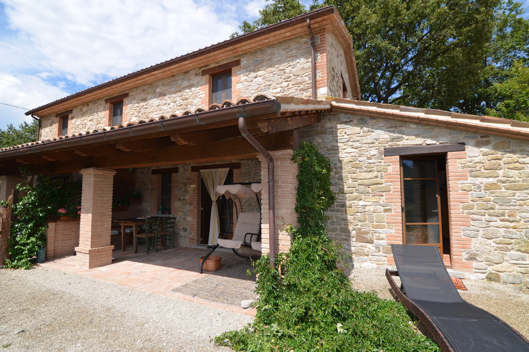 Located in Pennabilli, this fully-renovated Tuscan style apartment is ideal for a family and can accommodate 4 guests in a bedroom. Sip a cup of coffee in the shared garden as you admire the surroundings.
A hidden gem in the quaint and historic Montefeltro area in the lap of nature. The landscape has inspired famous Renaissance-era painters such as Leonardo da Vinci, visit the famous site and be inspired. Altopoggio is located in the border of Tuscany and Emilia-Romagna in the interregional pre-park of the Sasso Simone and Simoncello at the height of 650m in a fresh valley where one sleeps well even during the hottest months of July and August. Just a stone’s throw from Tuscany and Romagna’s - some of the famous art cities, Altopoggio awaits all who seek silence, beauty, good food & wine.
A shared garden with furniture is in place for you to enjoy some outdoor time with your loved ones. Storage is in place for your comfortable stay. Parking is also available on the premises.