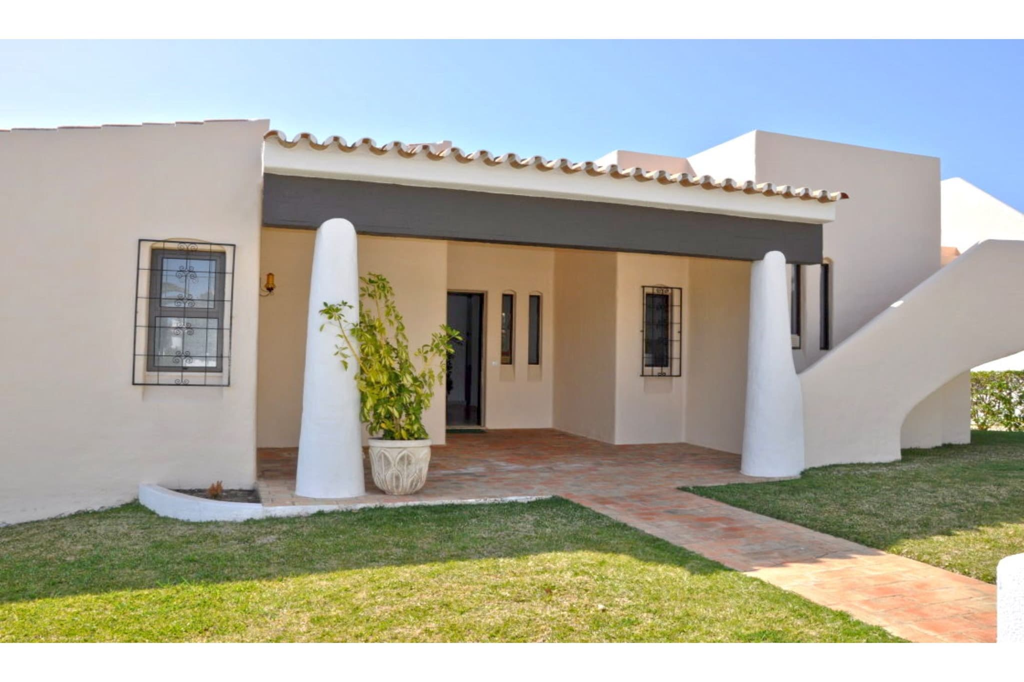 Portuguese rustic style villa with private pool