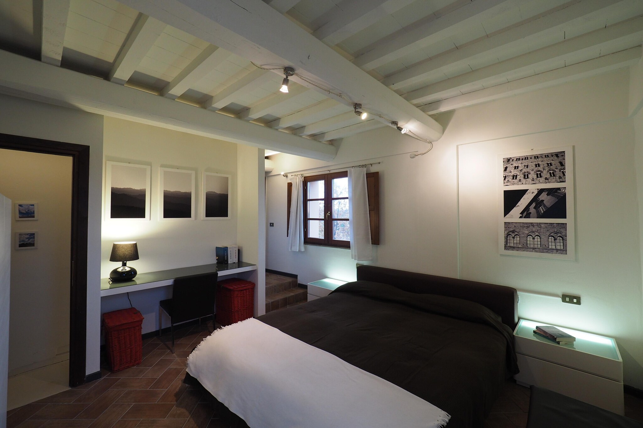 On the 1st floor: (open kitchen(electric kettle, boiling water tap, cooker(2 ring stoves, induction), hood, coffee machine, microwave, fridge), Living/diningroom(double sofa bed), TV(flatscreen))\n\nOn the 2nd floor: (bedroom(double bed), bathroom(shower, washbasin, toilet, bidet))\n\nheating(central, gas), garden(shared with other guests), garden furniture, parking, swimming pool(shared with other guests, 15 x  6 m., opened from Jun upto and including 1/2 Sep), play equipment(shared with other guests)