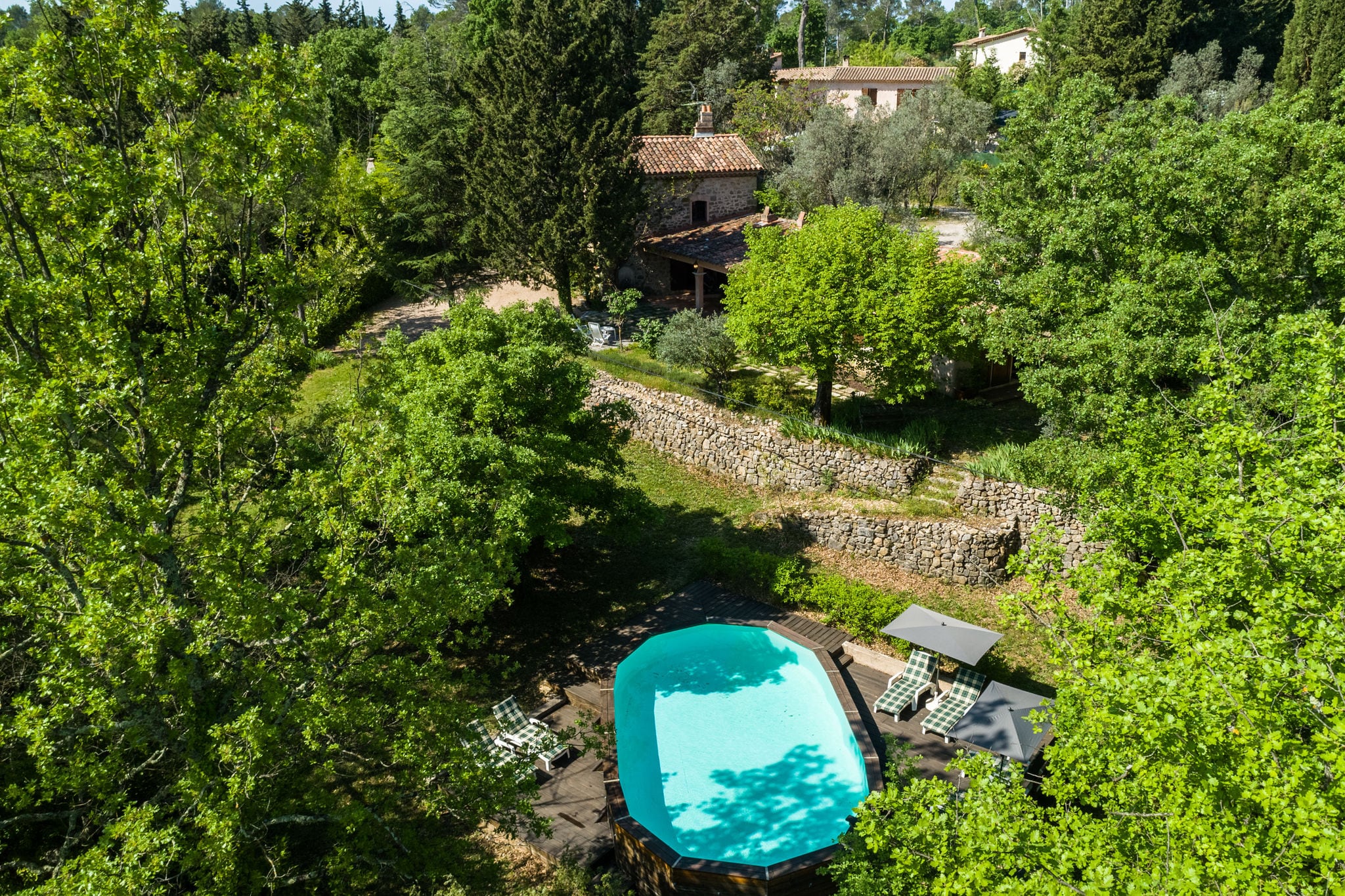 Maison indépendante avec piscine privée à Seillans