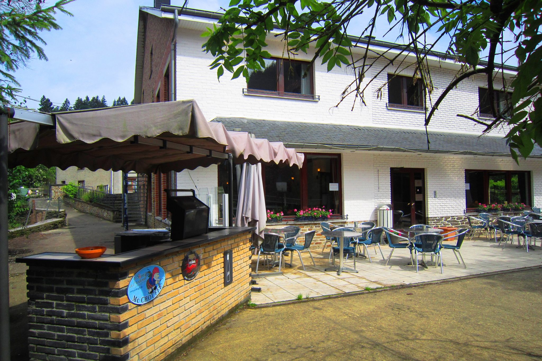 Eigenzinnig vakantiehuis in Maboge met een bar