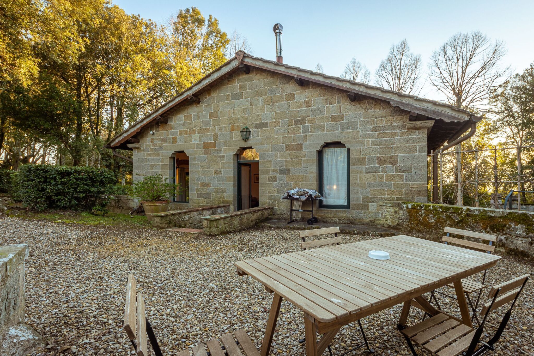 Period farmhouse with swimming pool