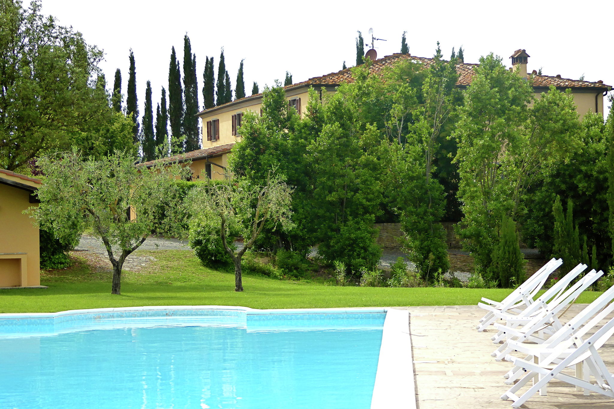 Wunderschöne Villa in Lari mit Swimmingpool