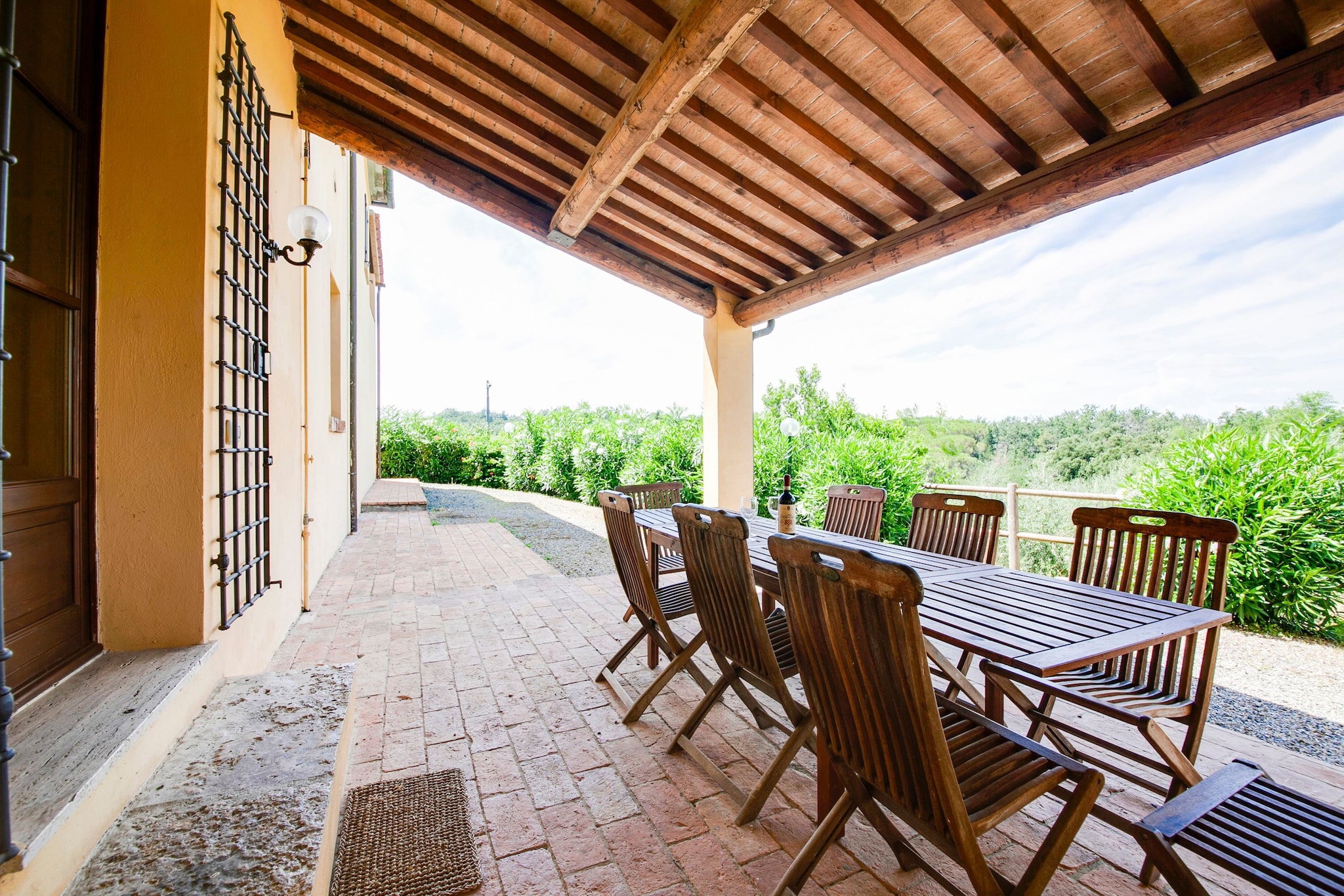 Lavish Farmhouse in Capannoli with Fireplace