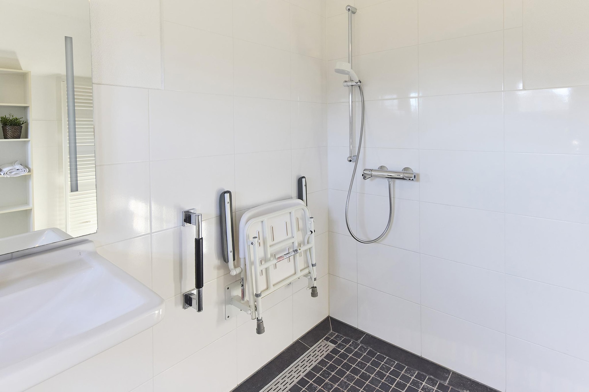 Buitenhof De Leistert 2-Badkamer