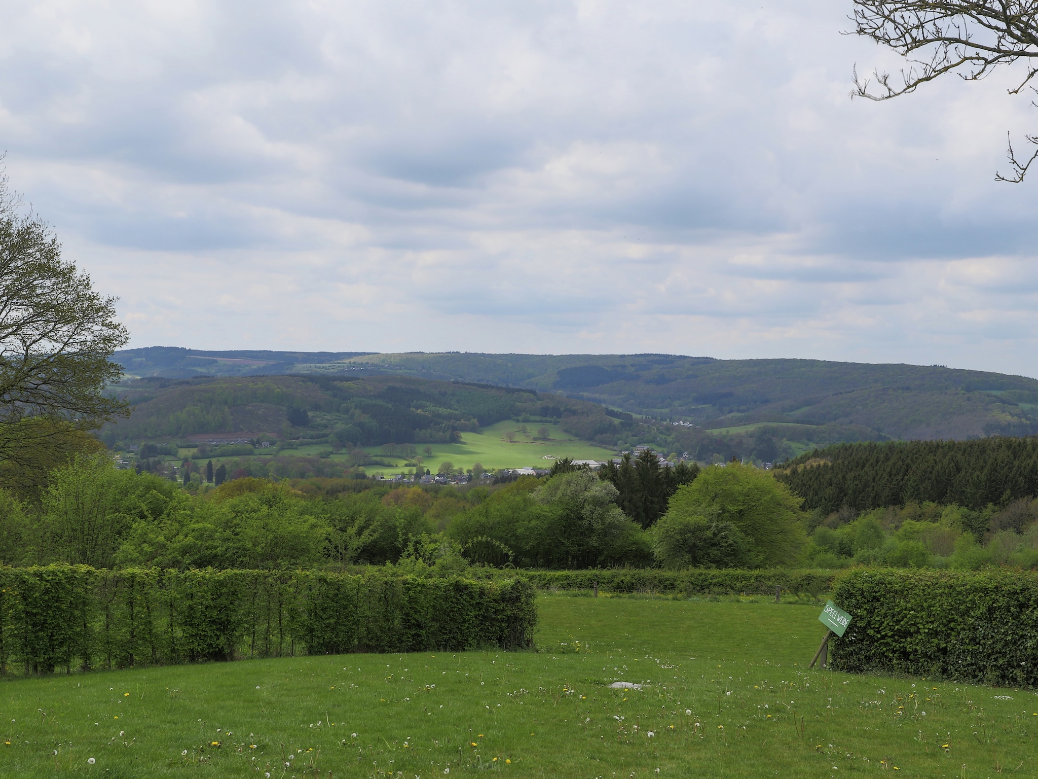   Le Paradis et Espace