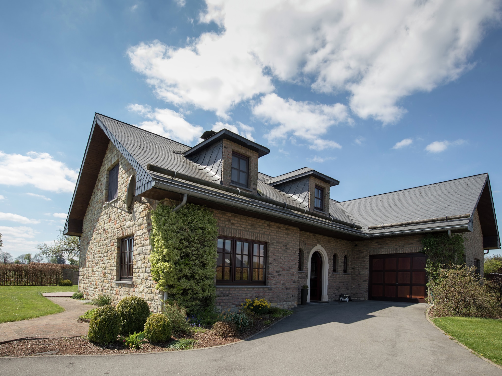   Villa East Canton