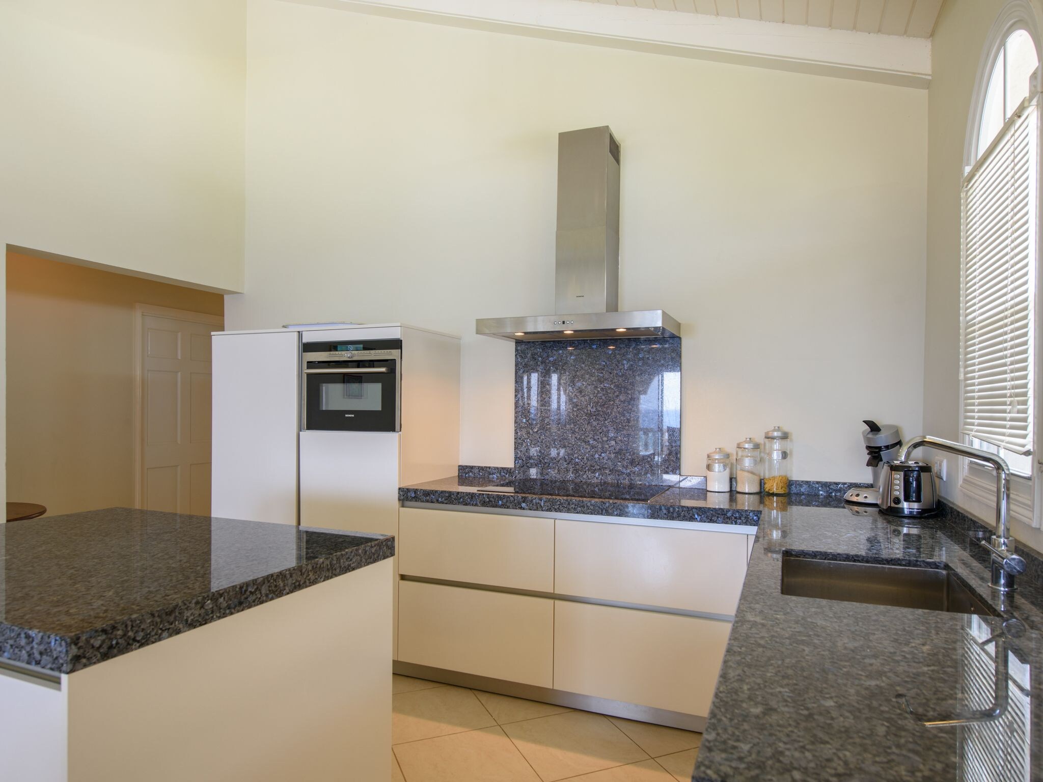 Ferienwohnung Dolphin View Mambo Beach