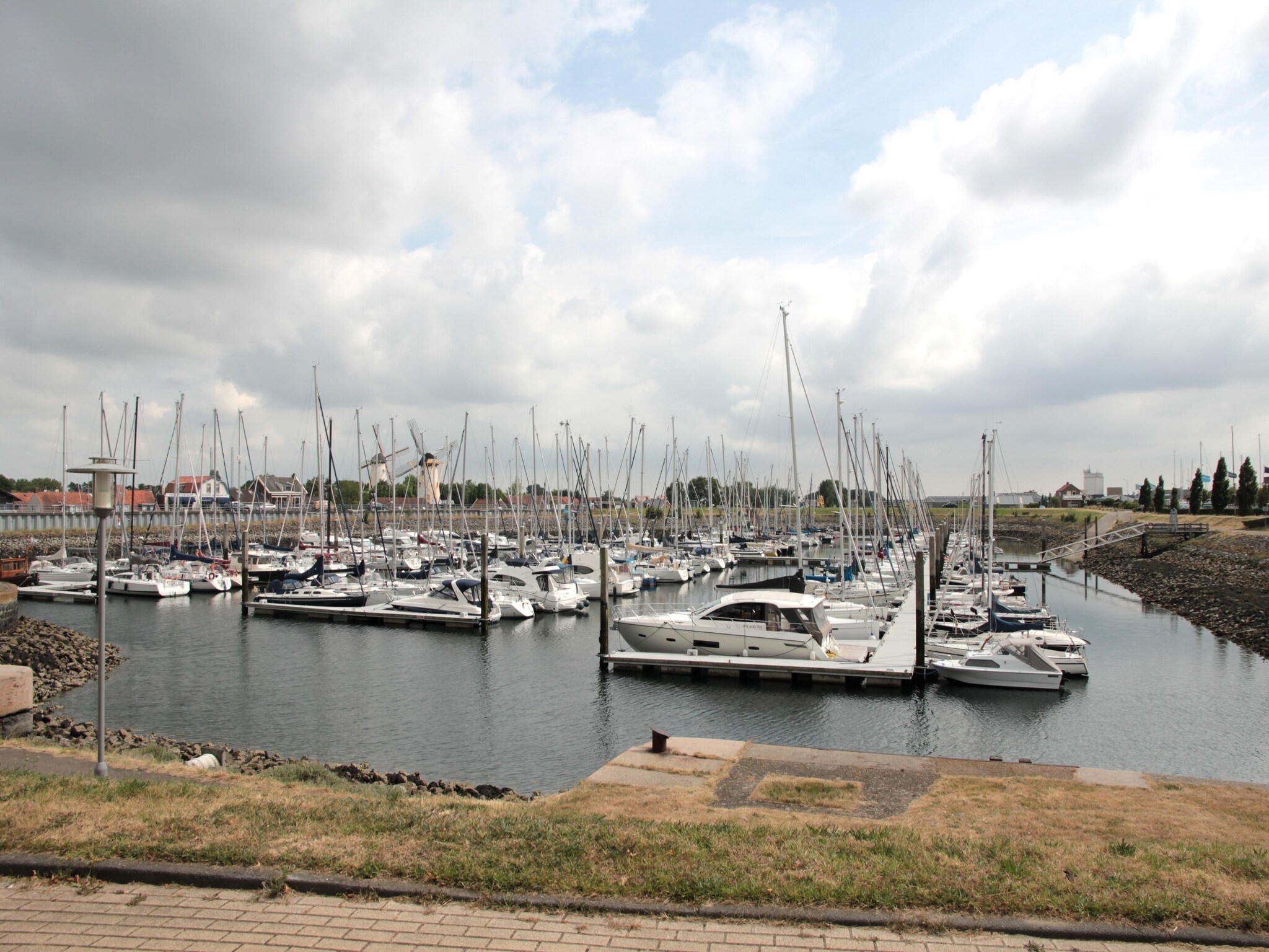   Sunny Oosterschelde