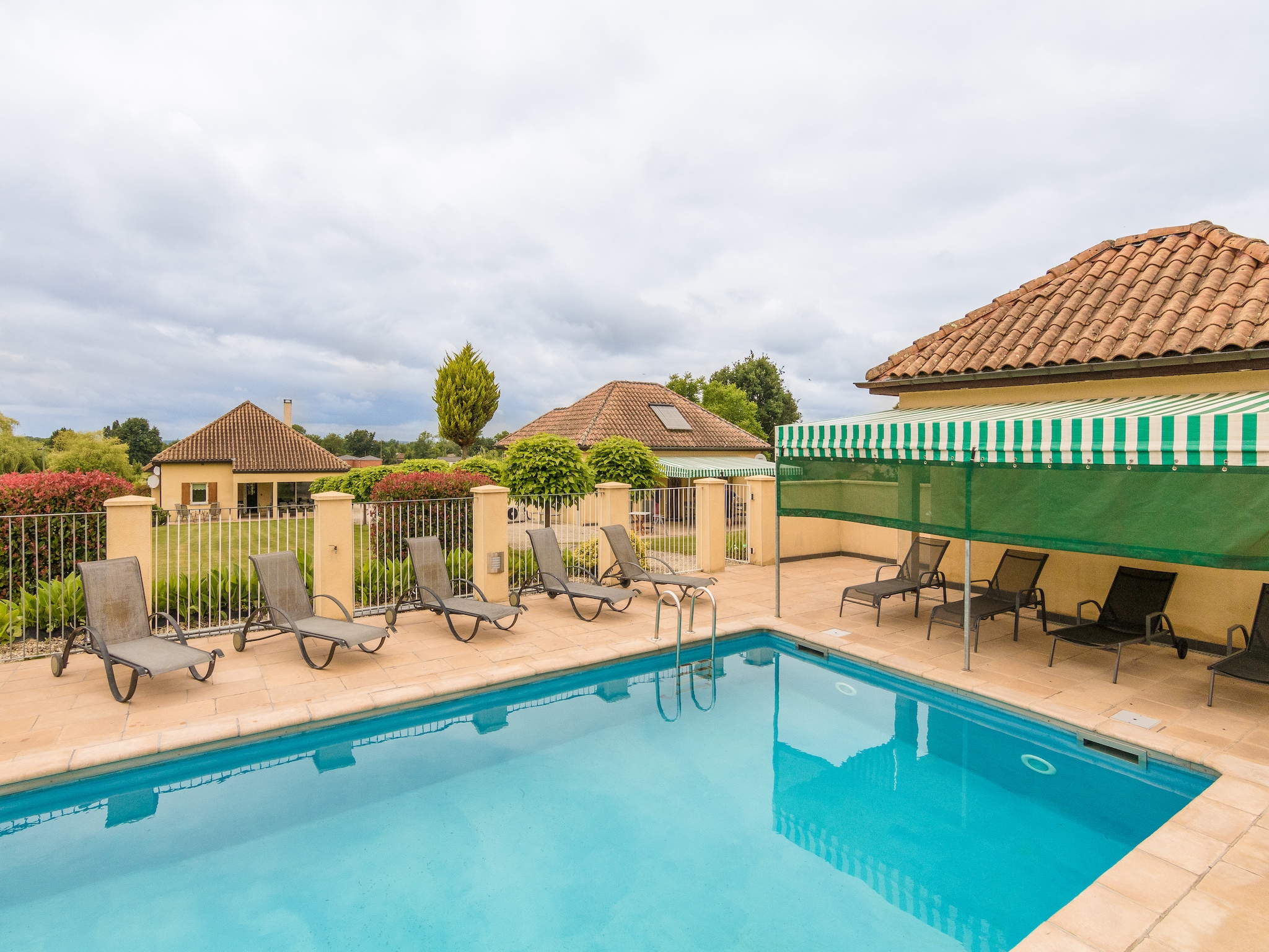   Domaine le Perrot