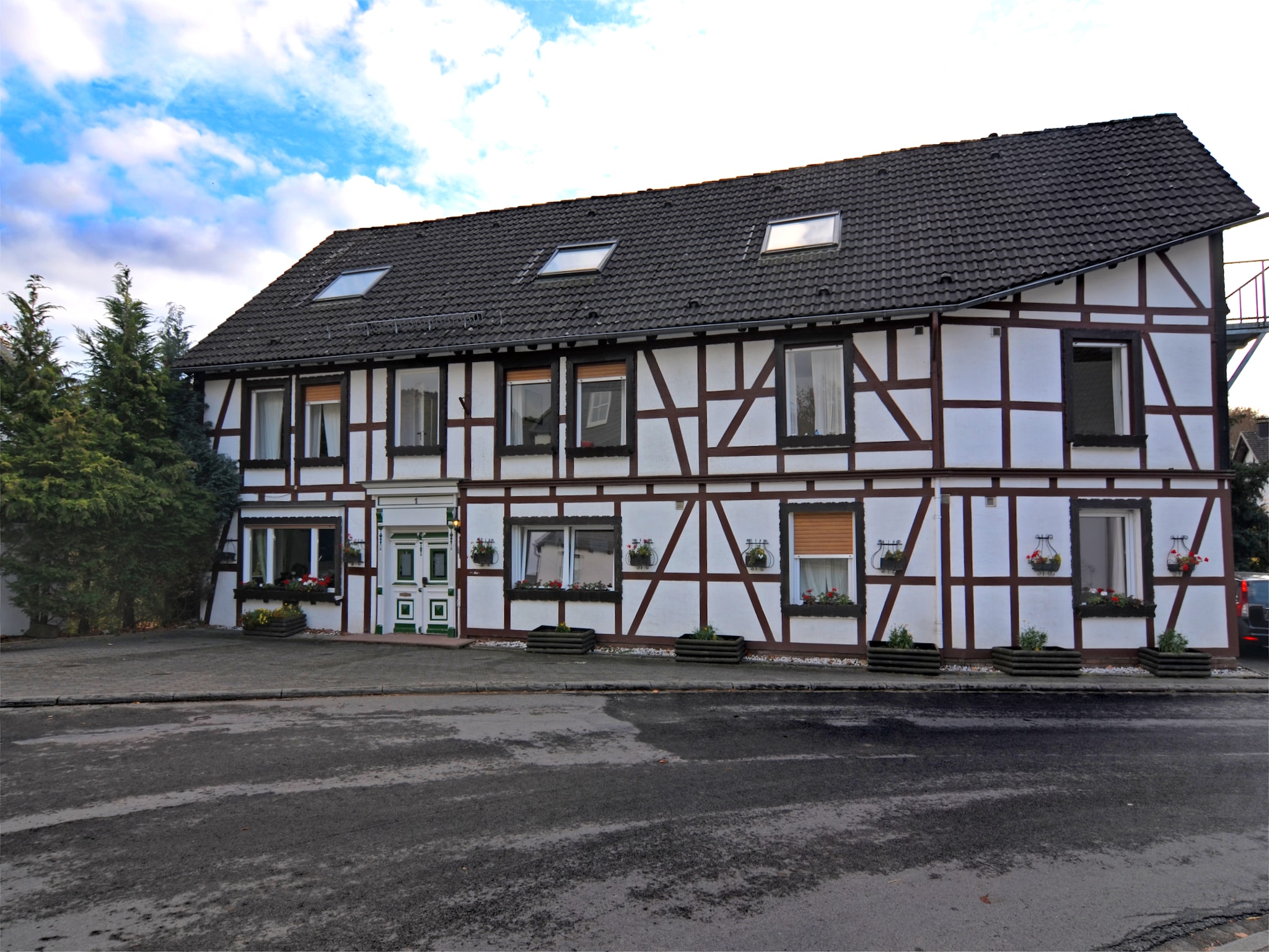   Gruppenhaus am Bach