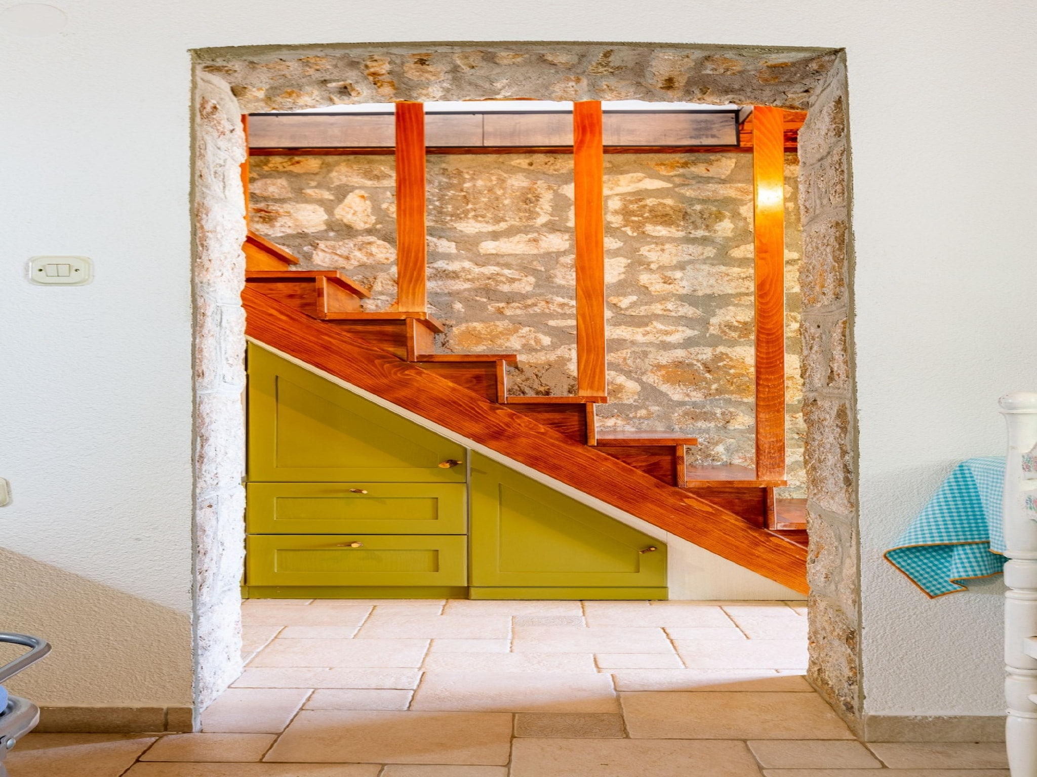   Stone house Dobroselo