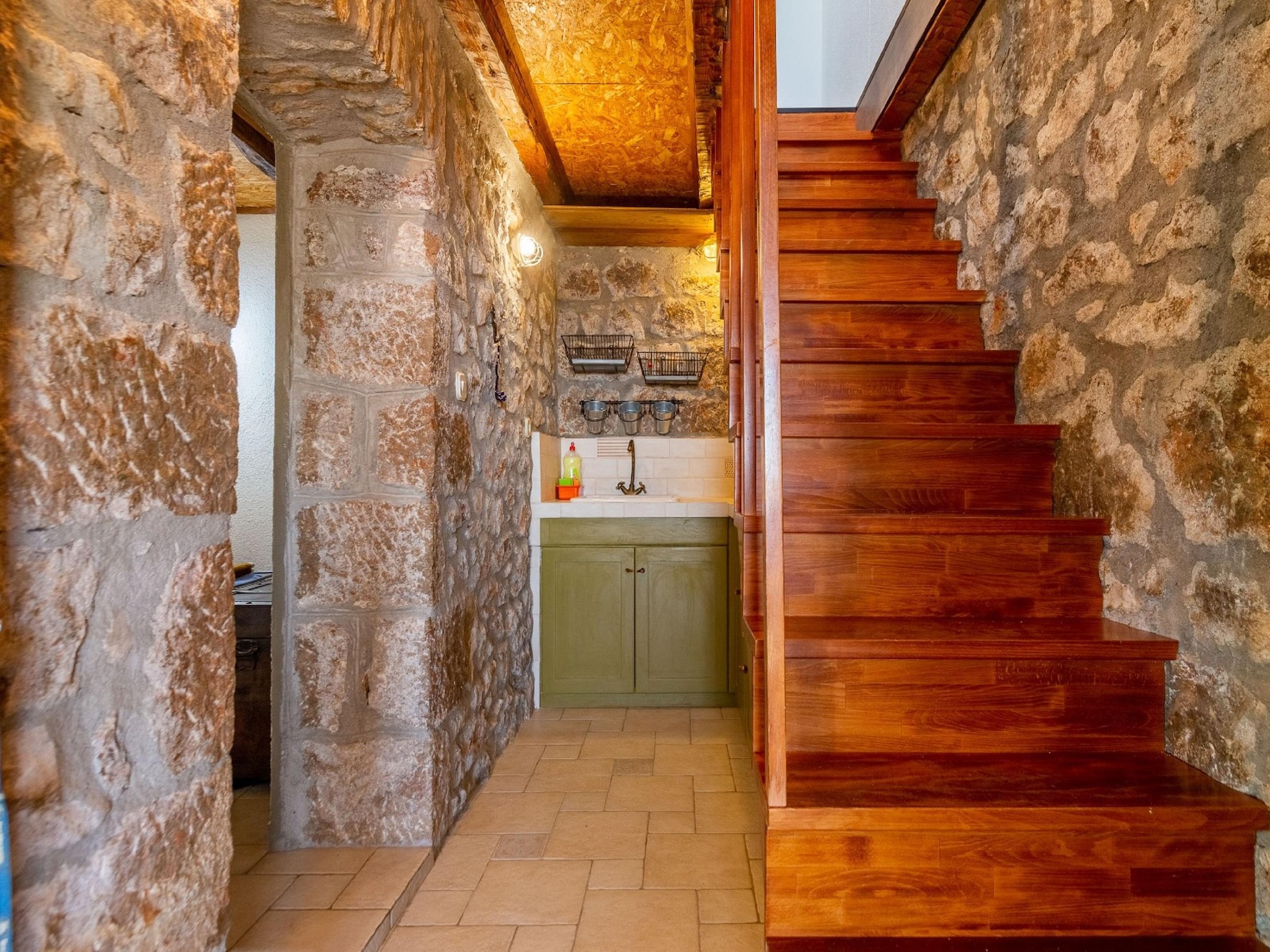   Stone house Dobroselo