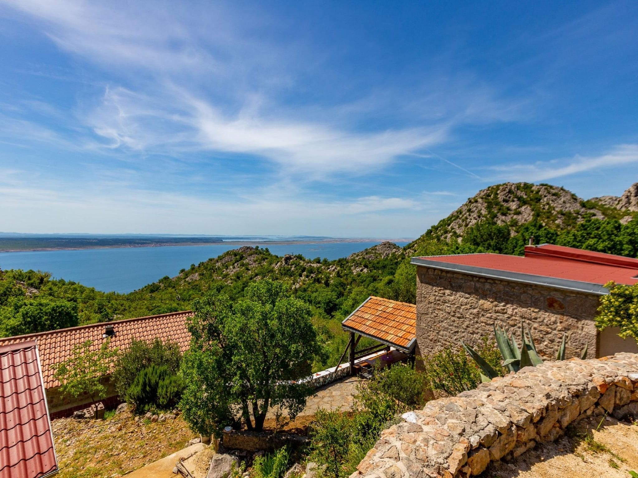   Stone house Dobroselo
