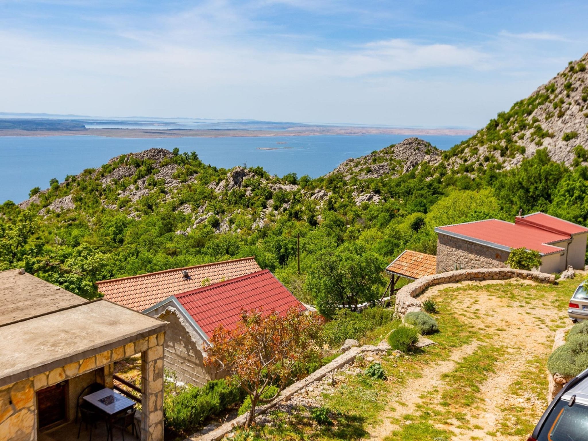   Stone house Dobroselo