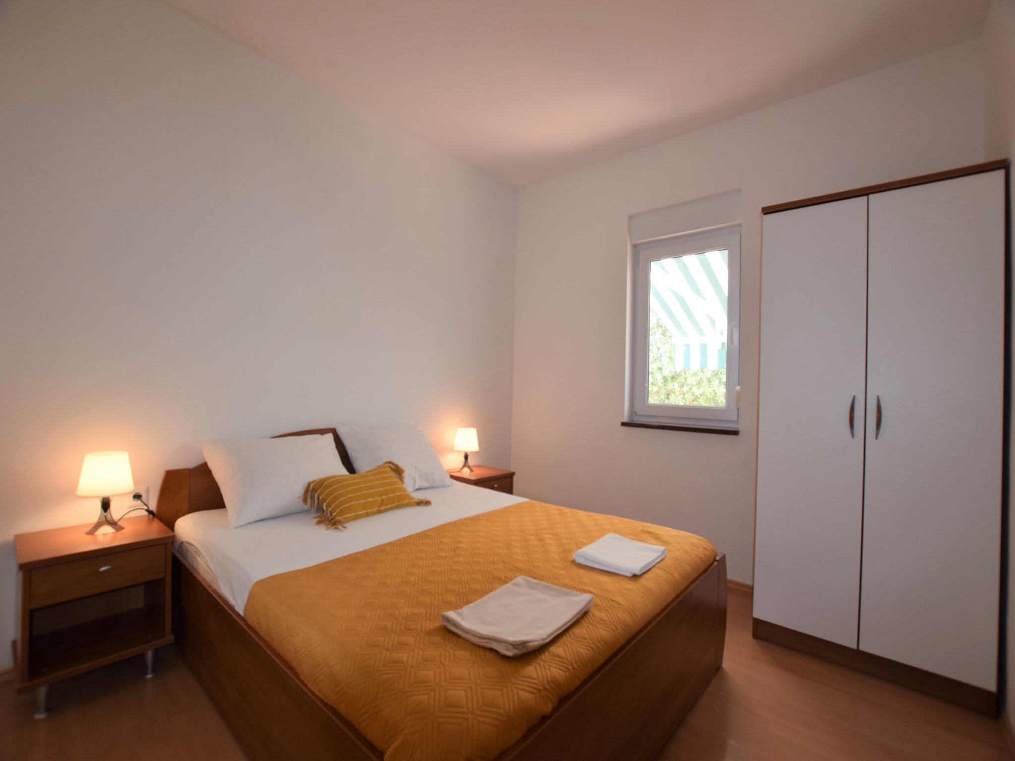   Holiday House Movica