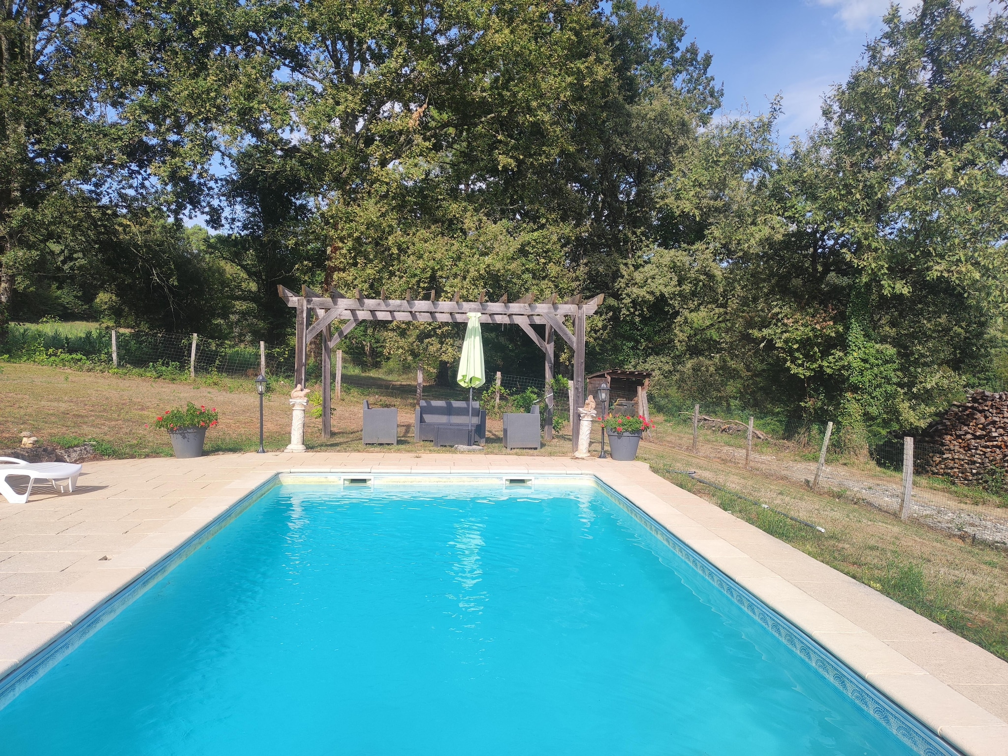   Maison de vacances - BLANQUEFORT-SUR-BRIOLANCE