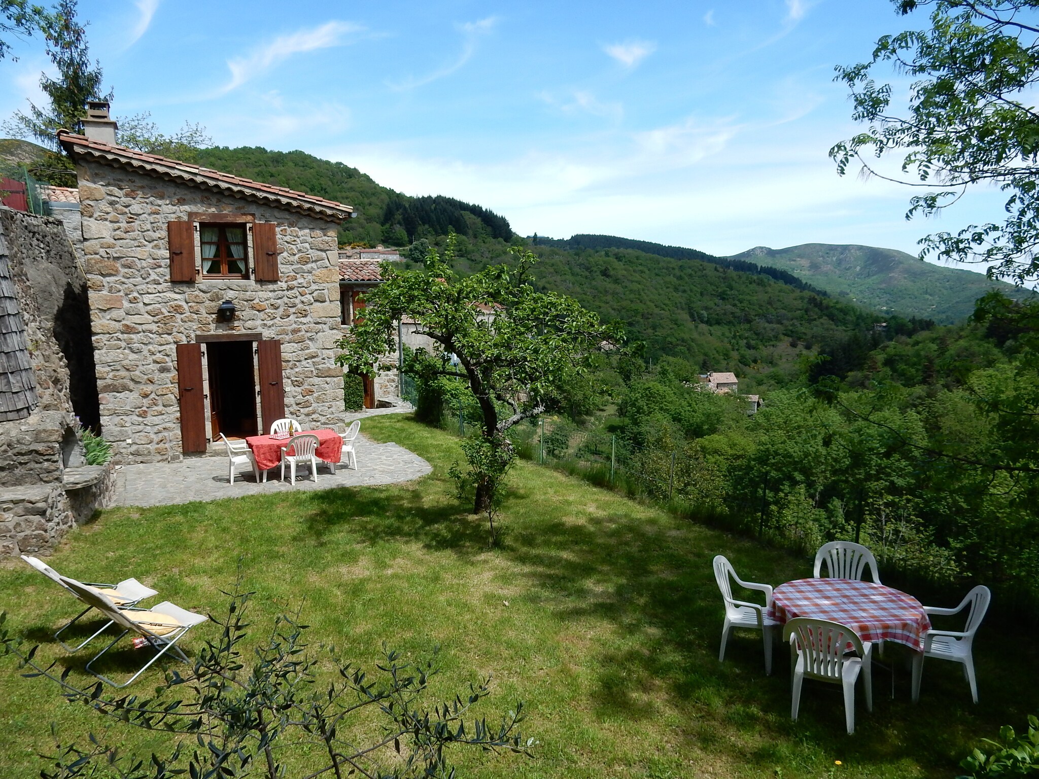   Maison de Vacances  - St Julien de Gua