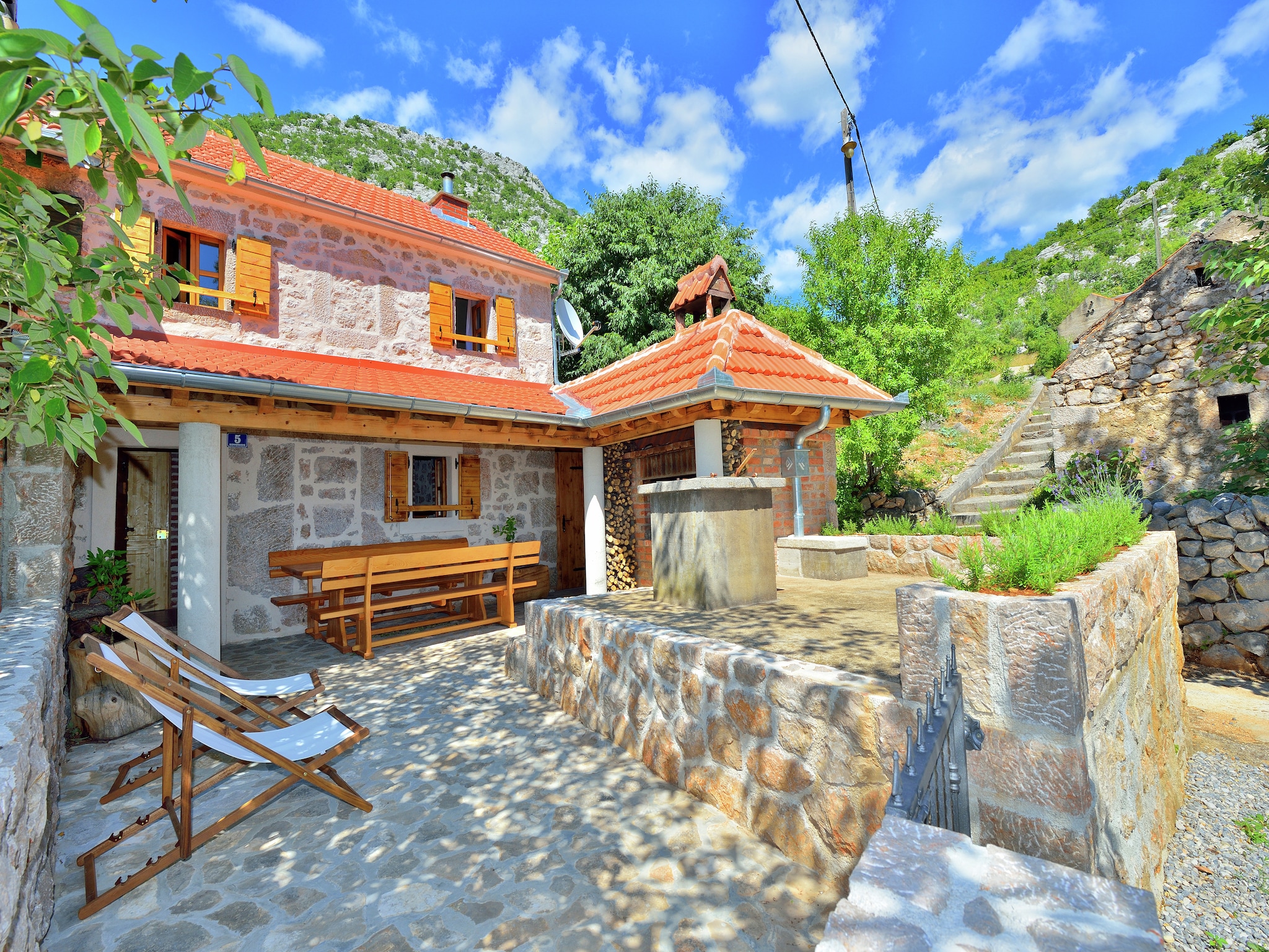   Stone house Martelina