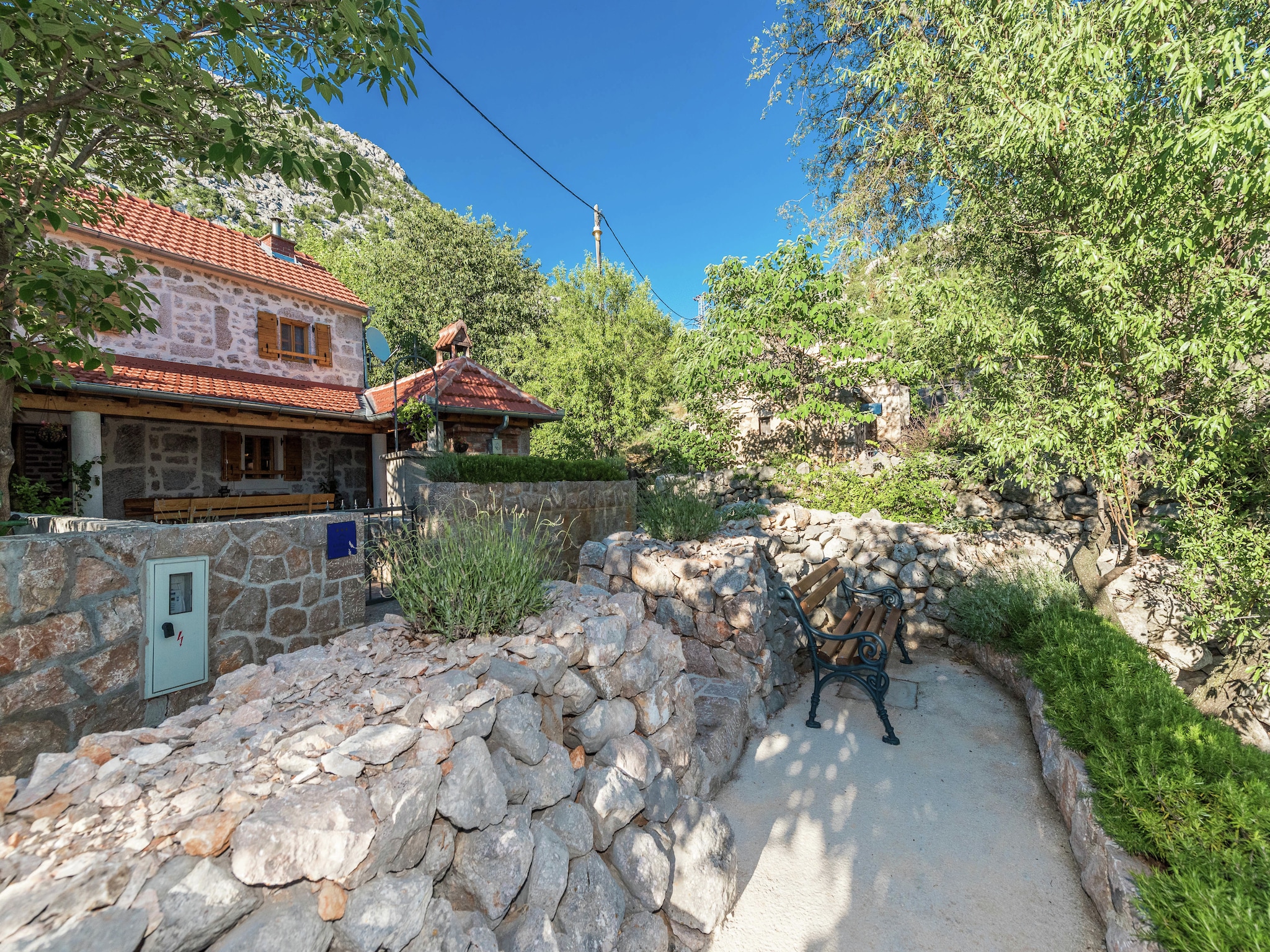   Stone house Martelina