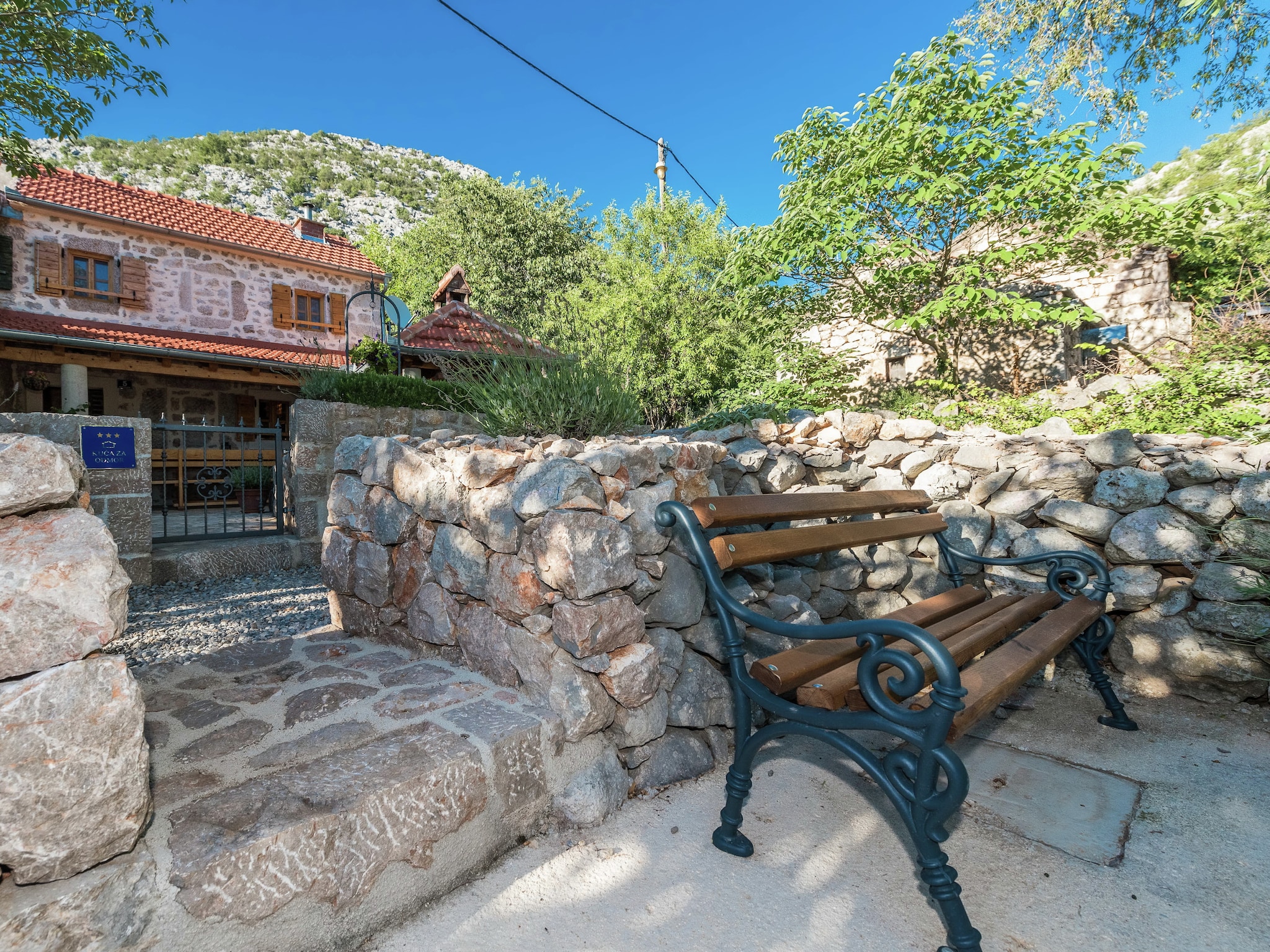   Stone house Martelina