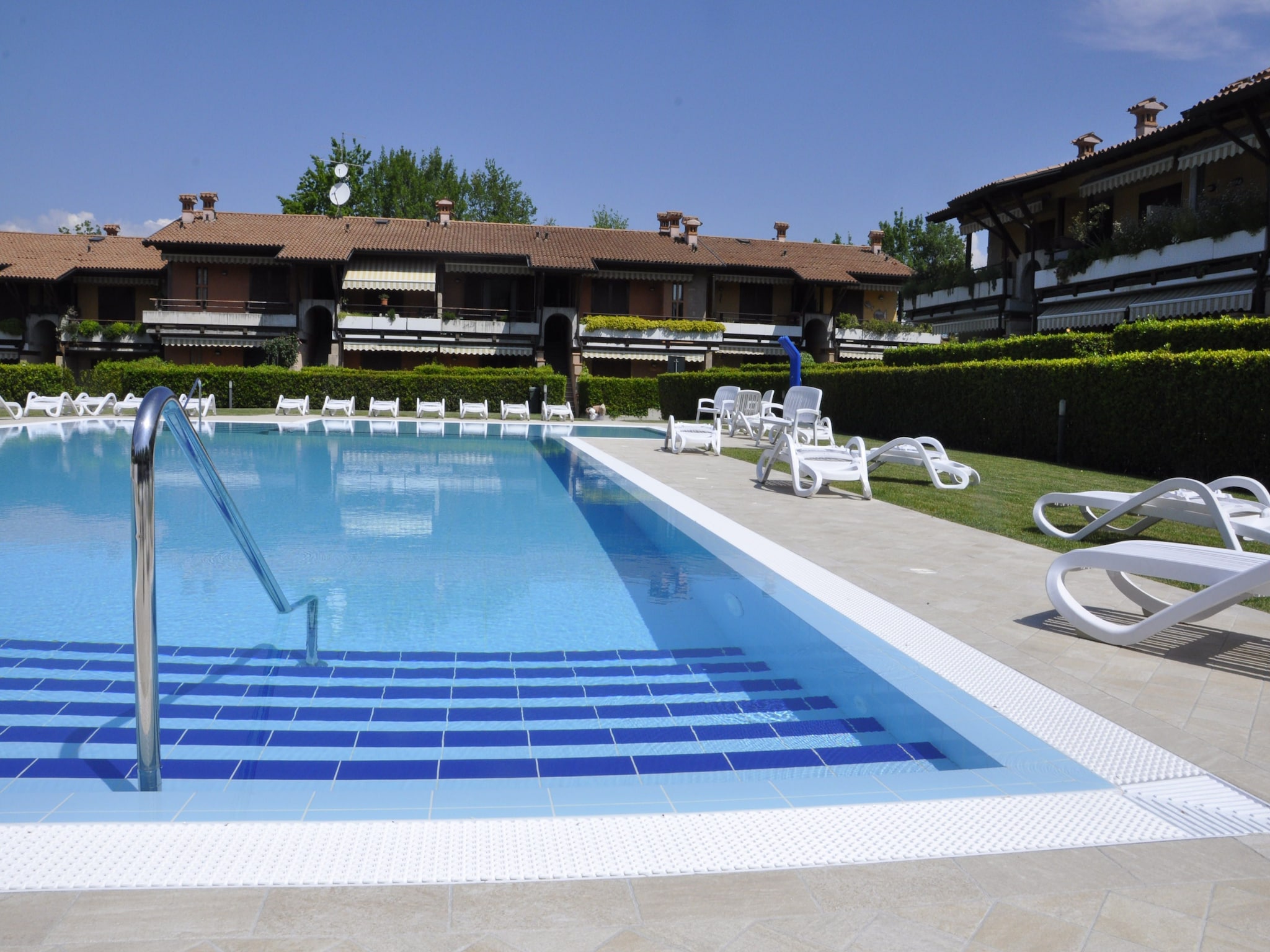   Casara Elle Otto