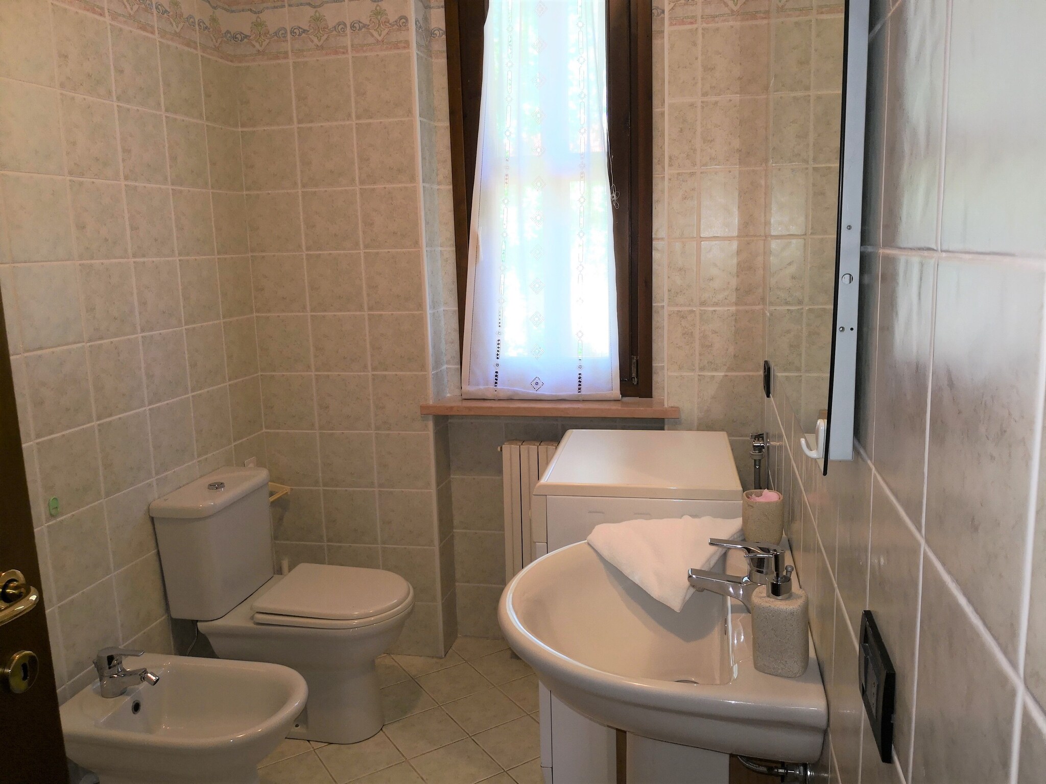   Casara Elle Otto
